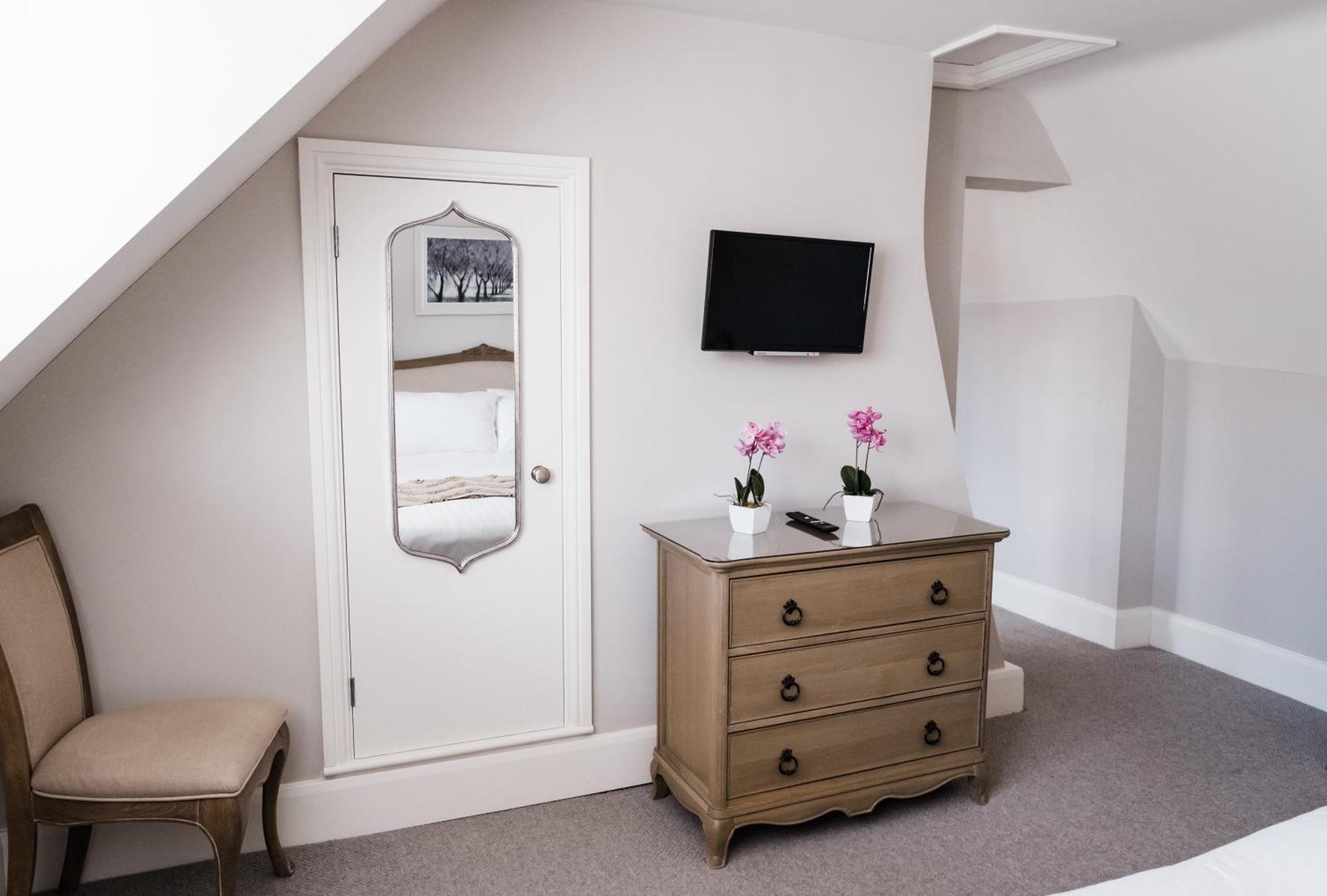 Double Room Private Bathroom