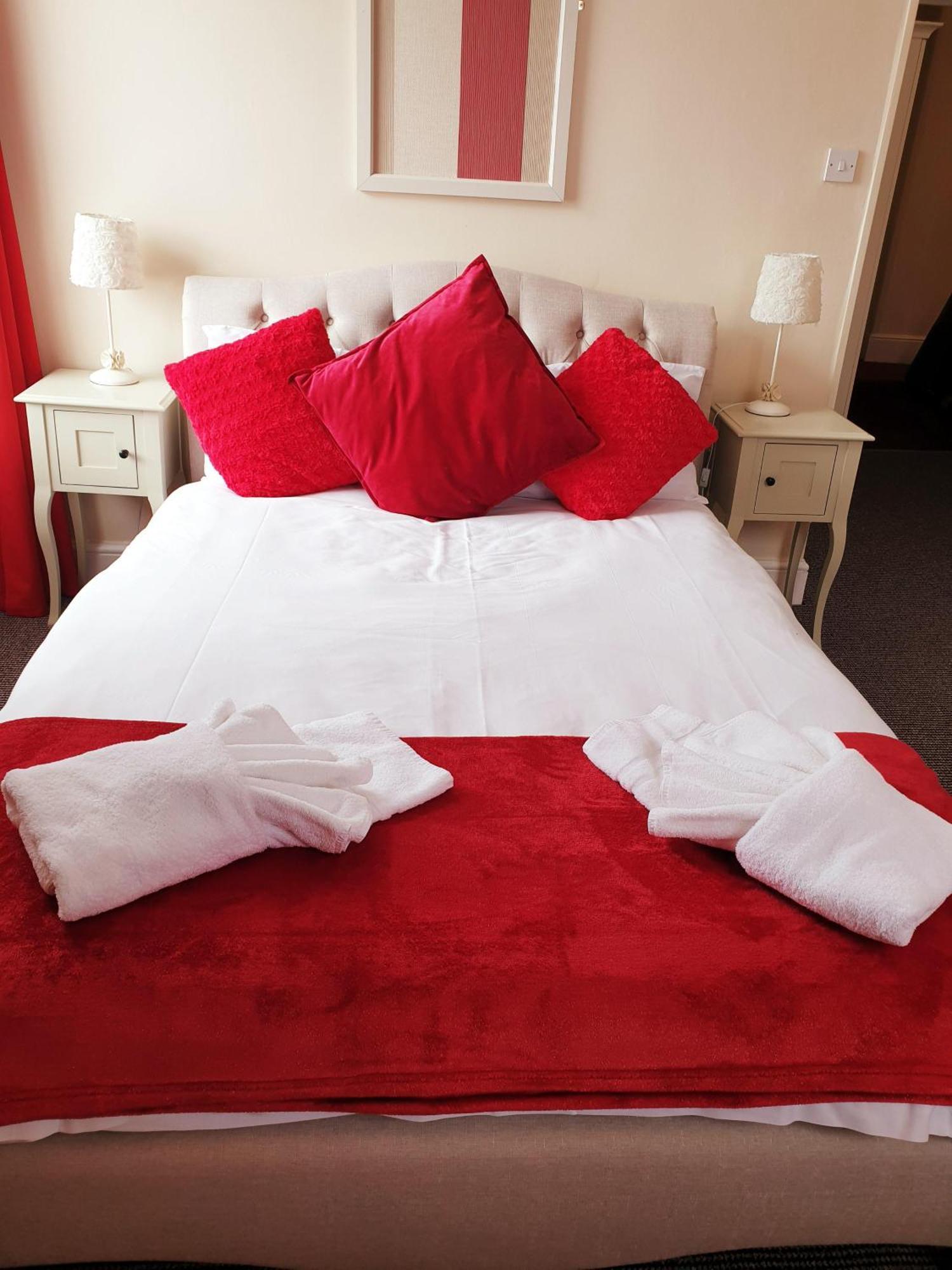 Deluxe Double Room with Bath,1215594499:JPEG