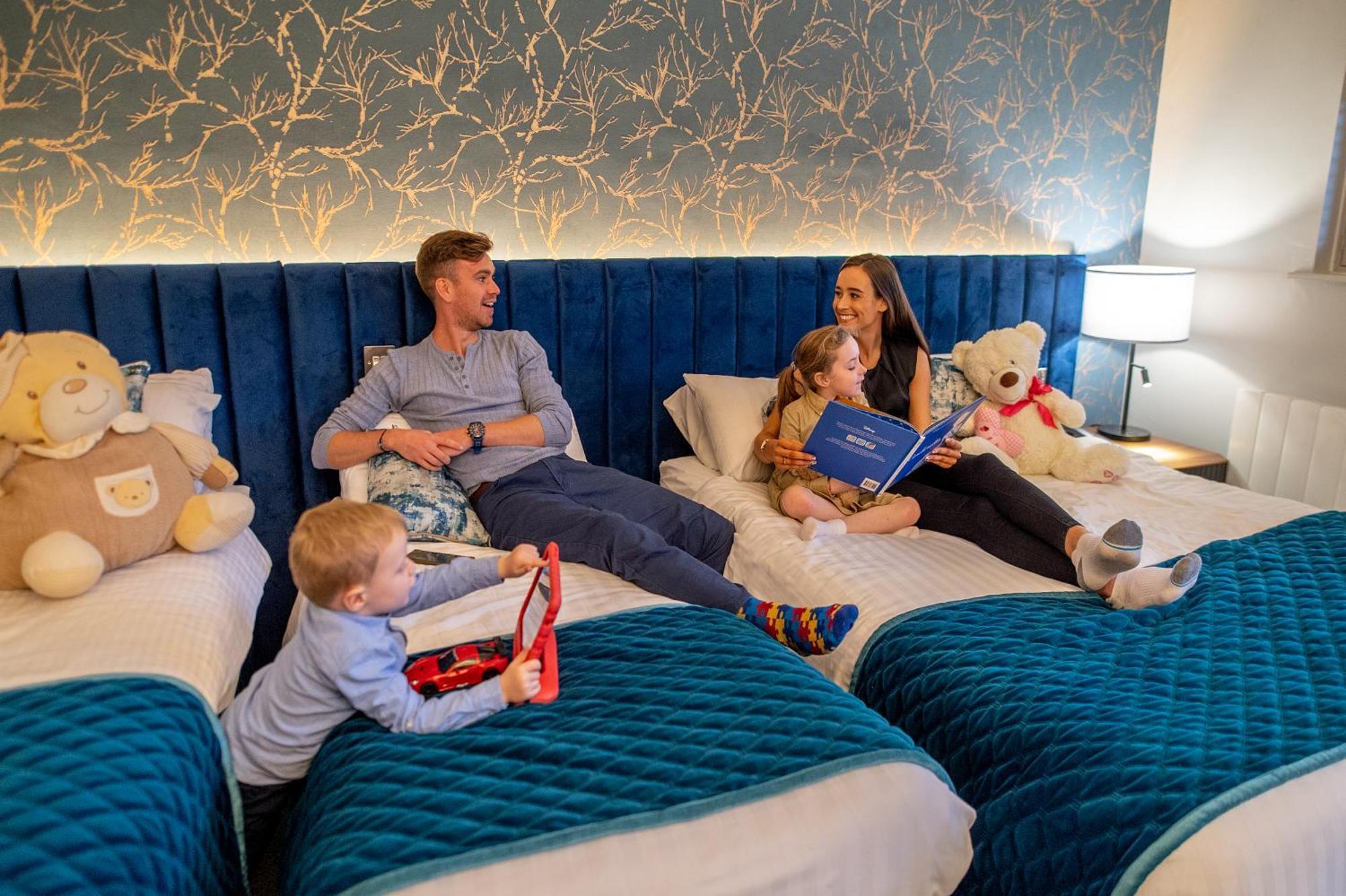 Quarto Família (2 Adultos + 2 Crianças)