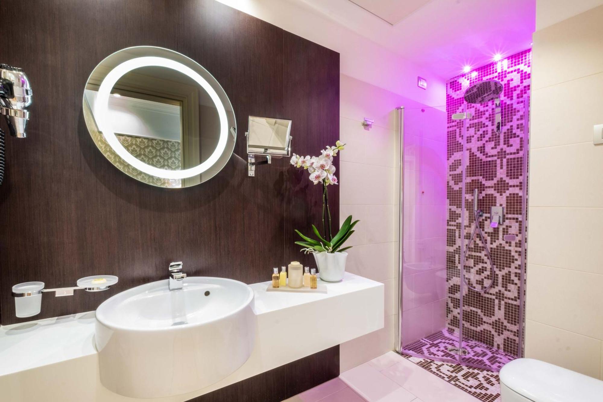 Double or Twin Room Garden View