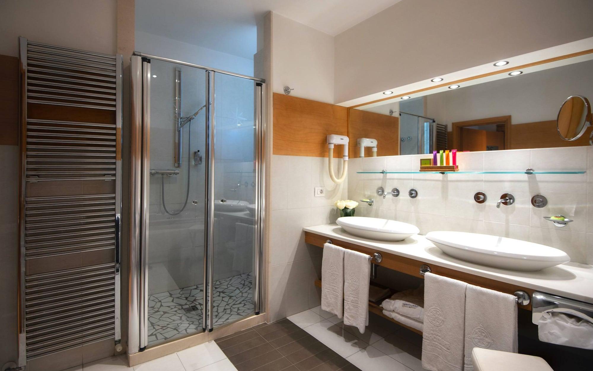 Prestige Double Room Pedestrian Promenade View