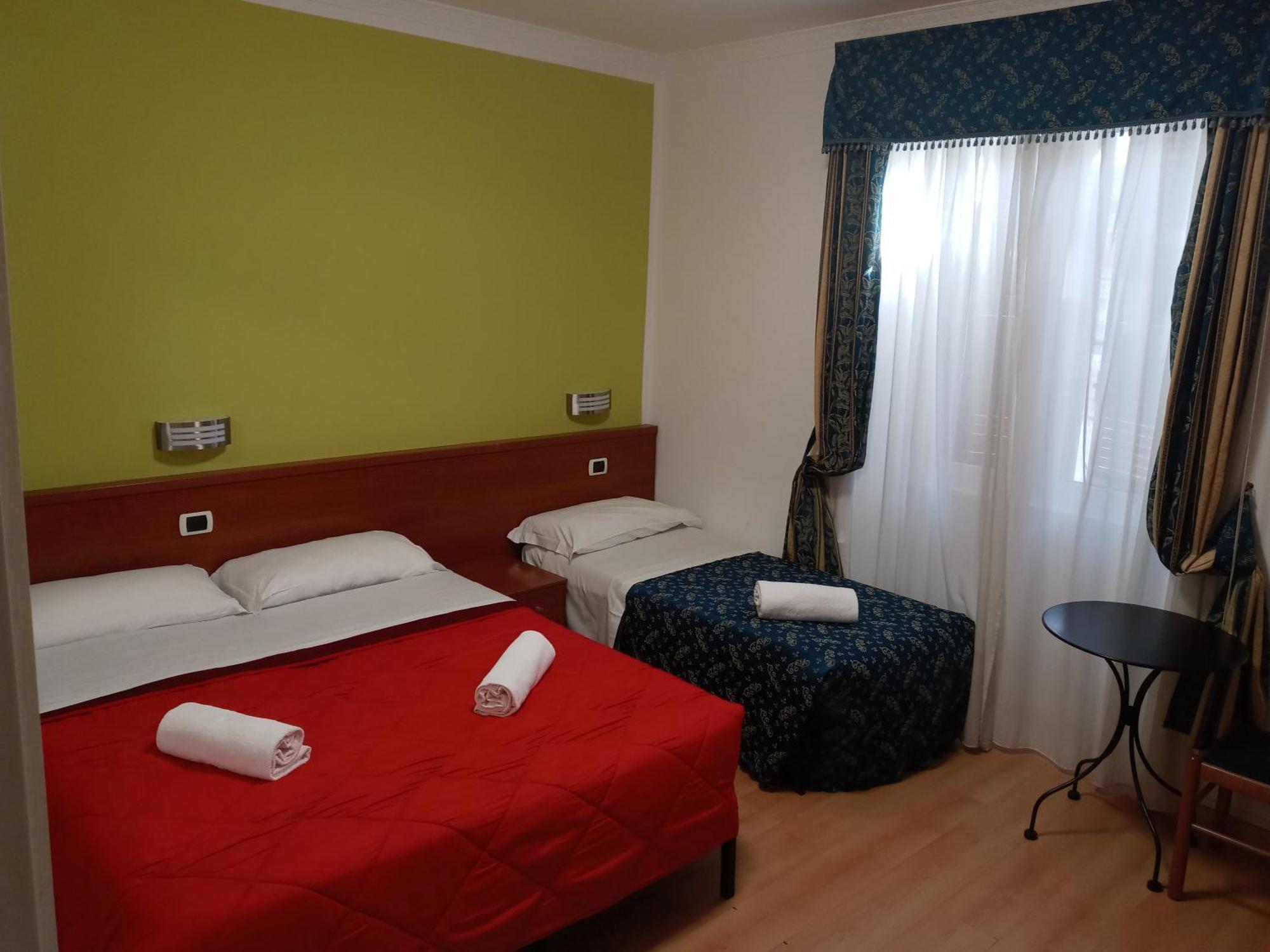 Basic Triple Room
