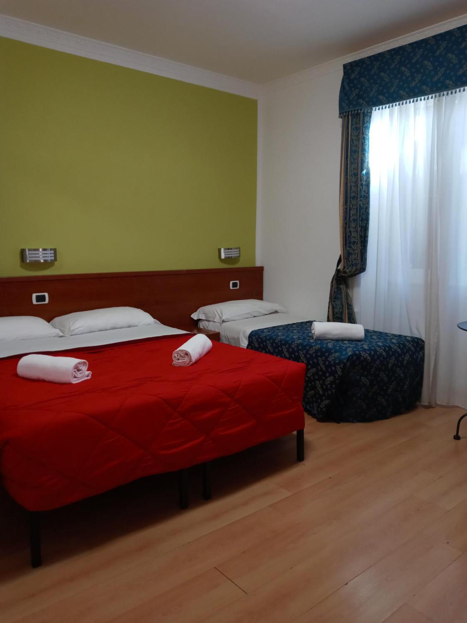 Basic Triple Room