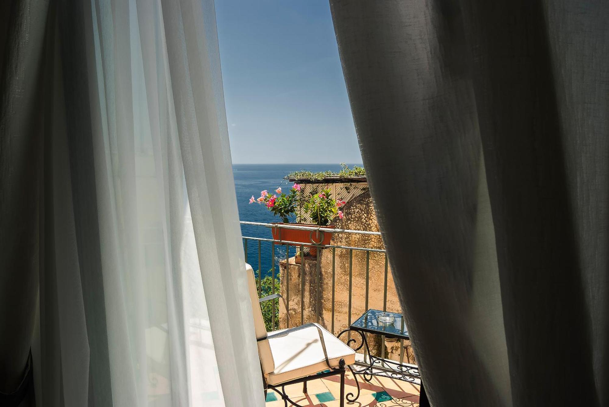 Deluxe Double Room Side Sea View