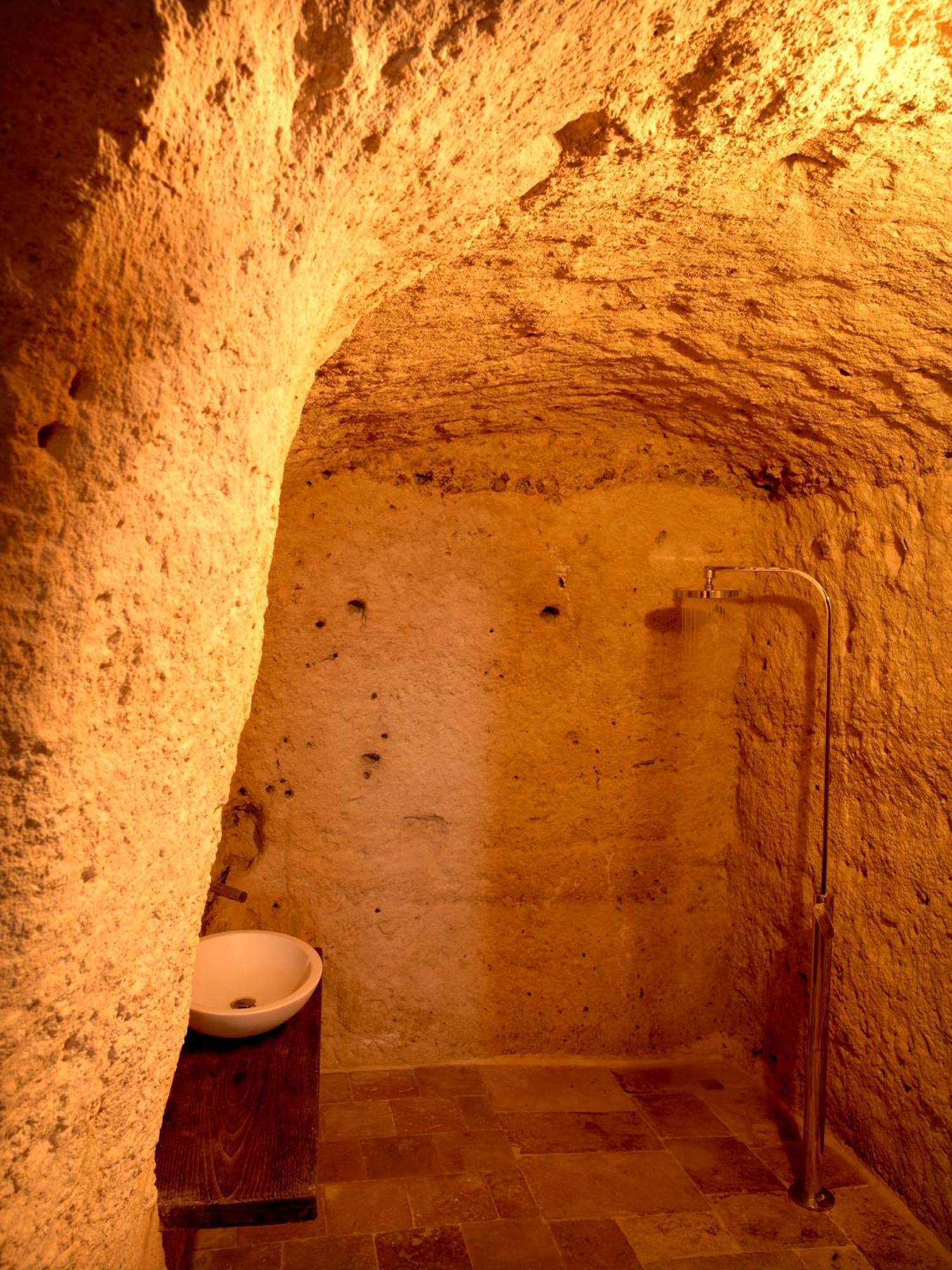Classic Room Cave