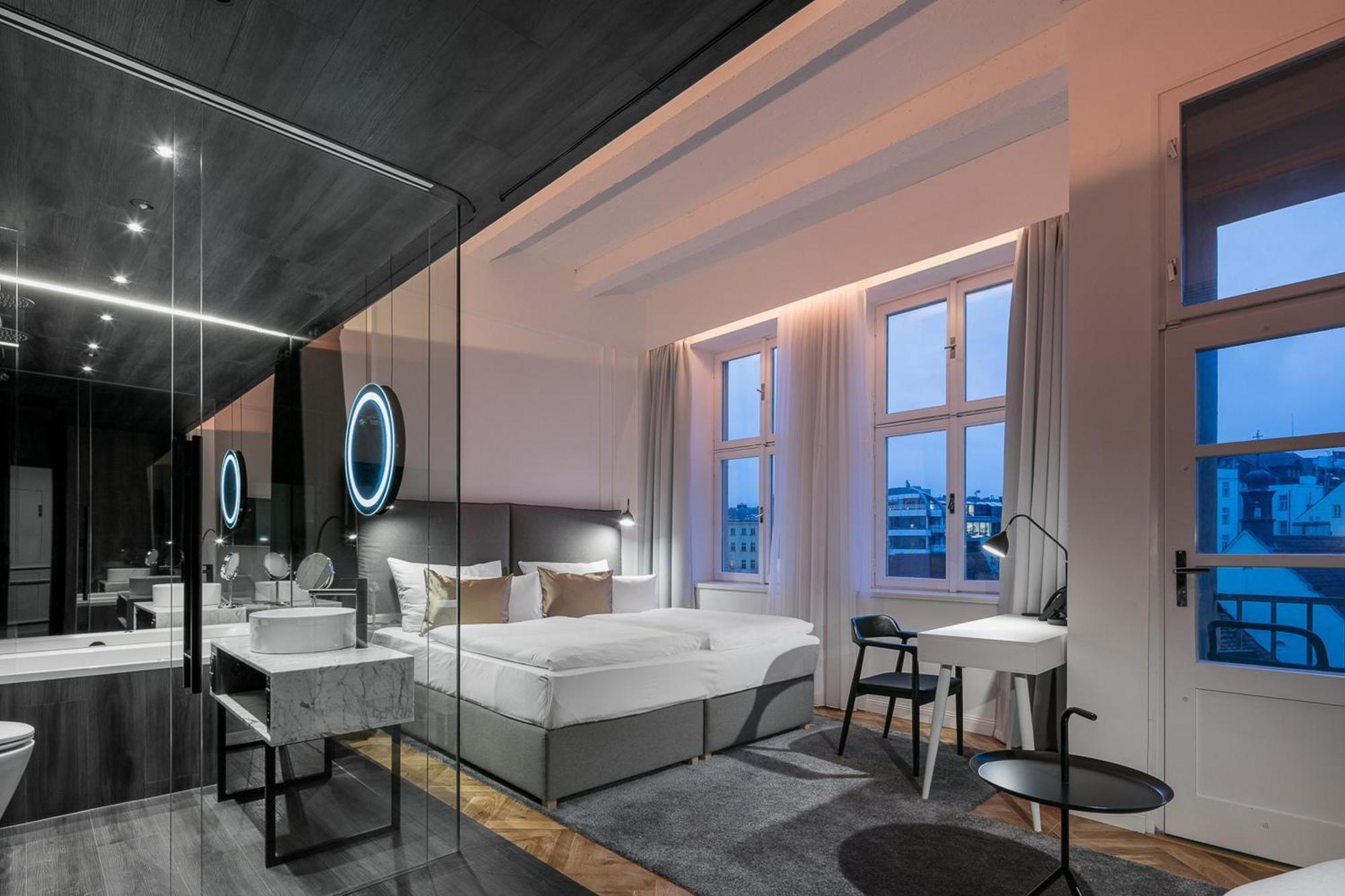 Superior Double or Twin Room with Balcony and Spa Bath,768987793:JPEG