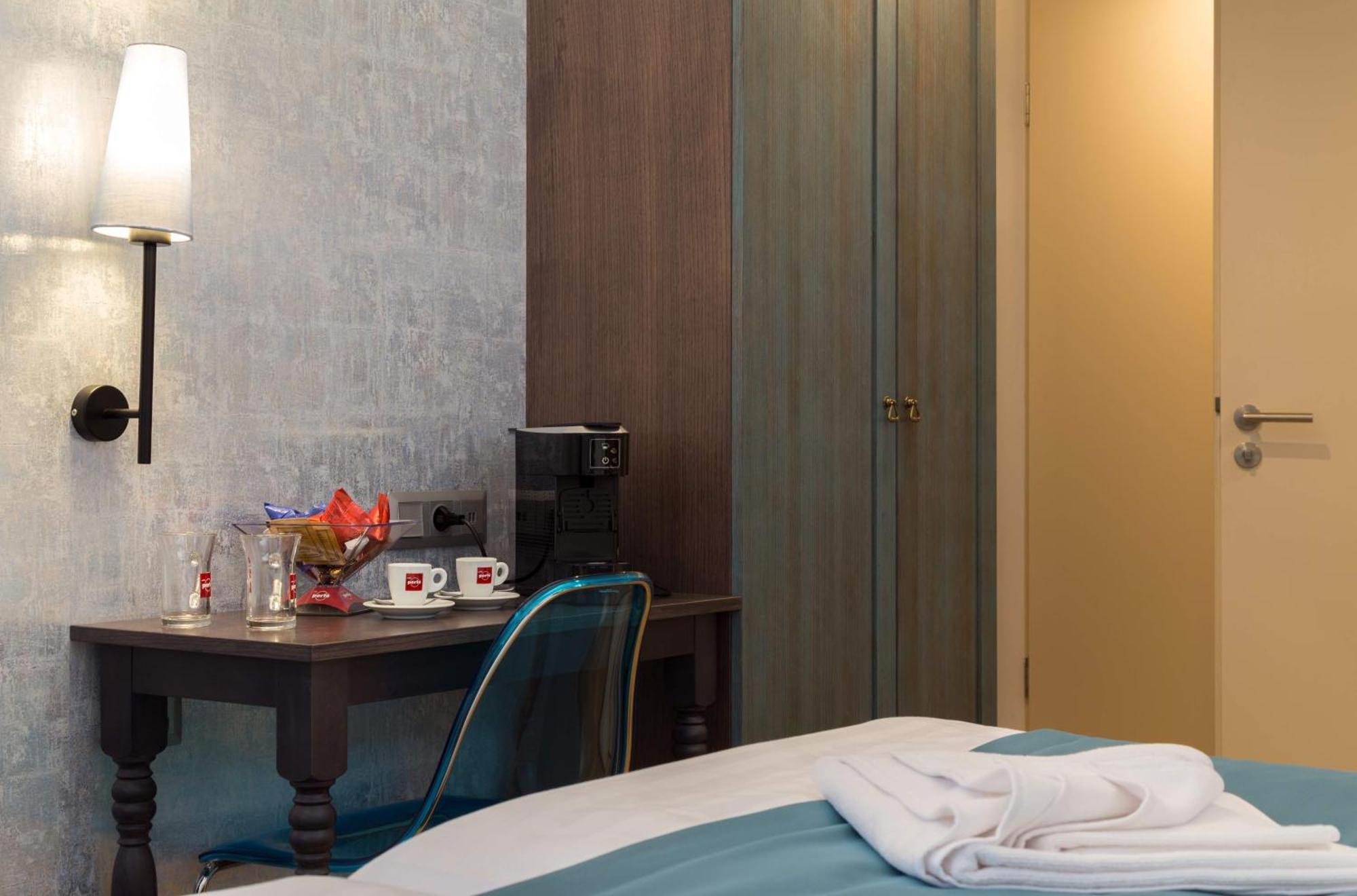 Deluxe Double or Twin Room Synagogue View