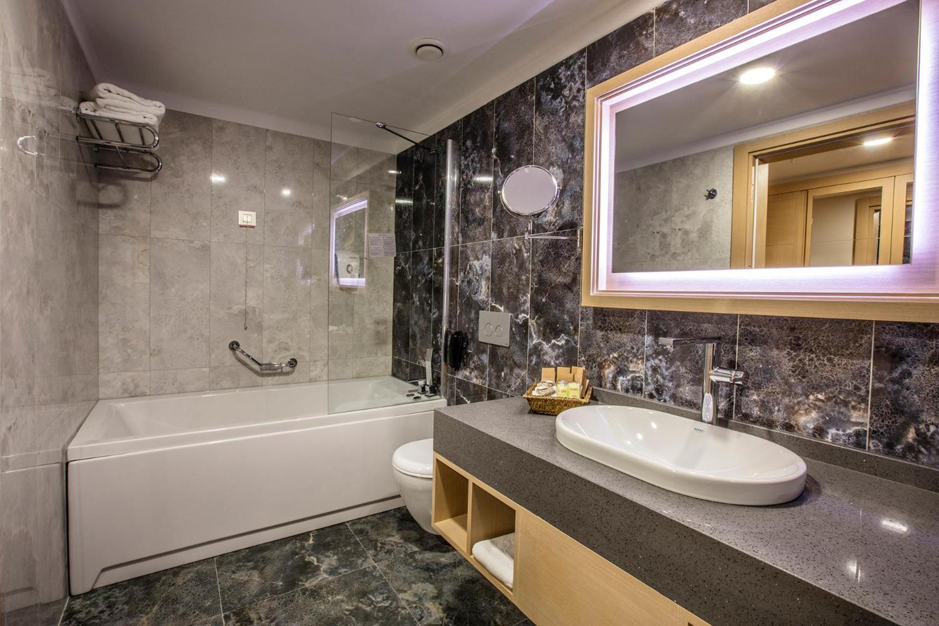 Junior Suite,668871234:JPEG
