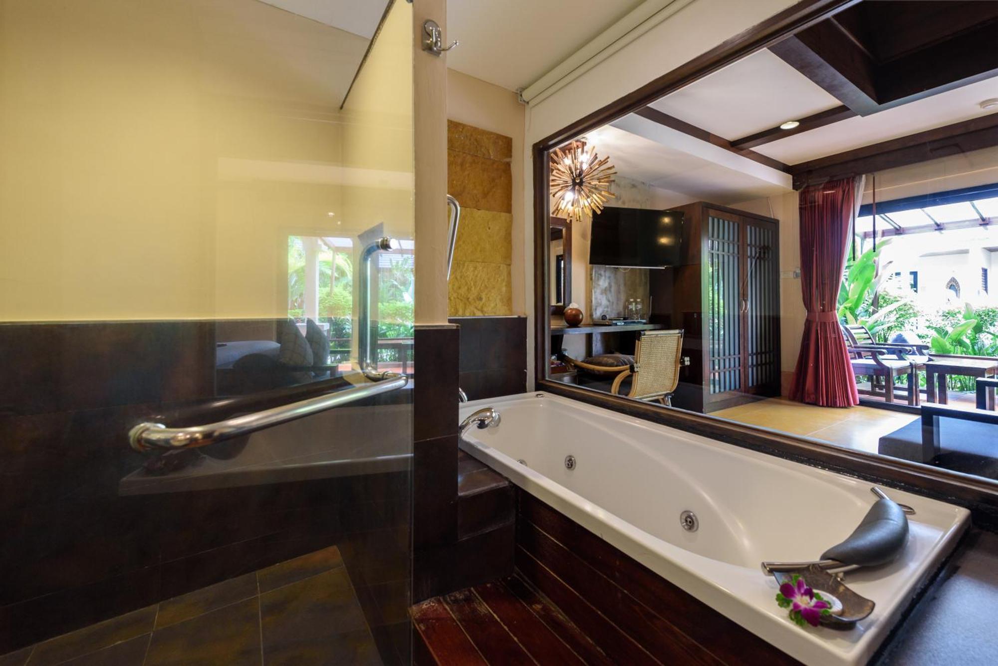 Deluxe Villa Spa Bath