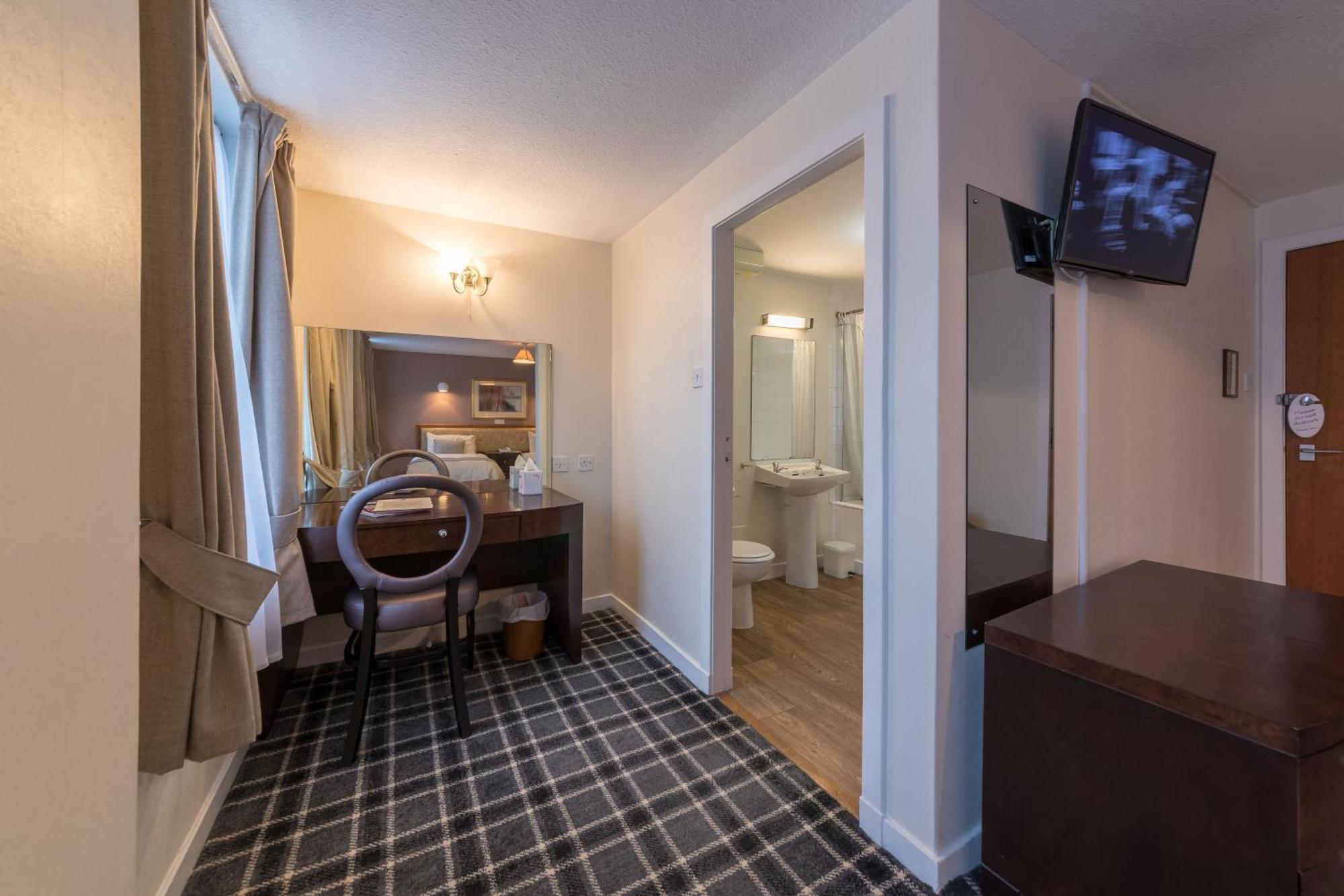 Standard Twin Room,1546974121:JPEG