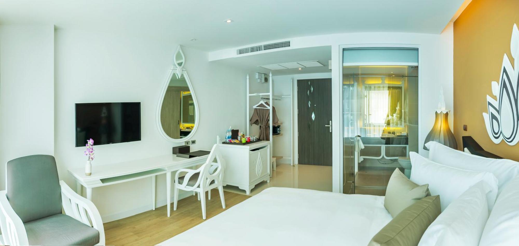 Deluxe King Room