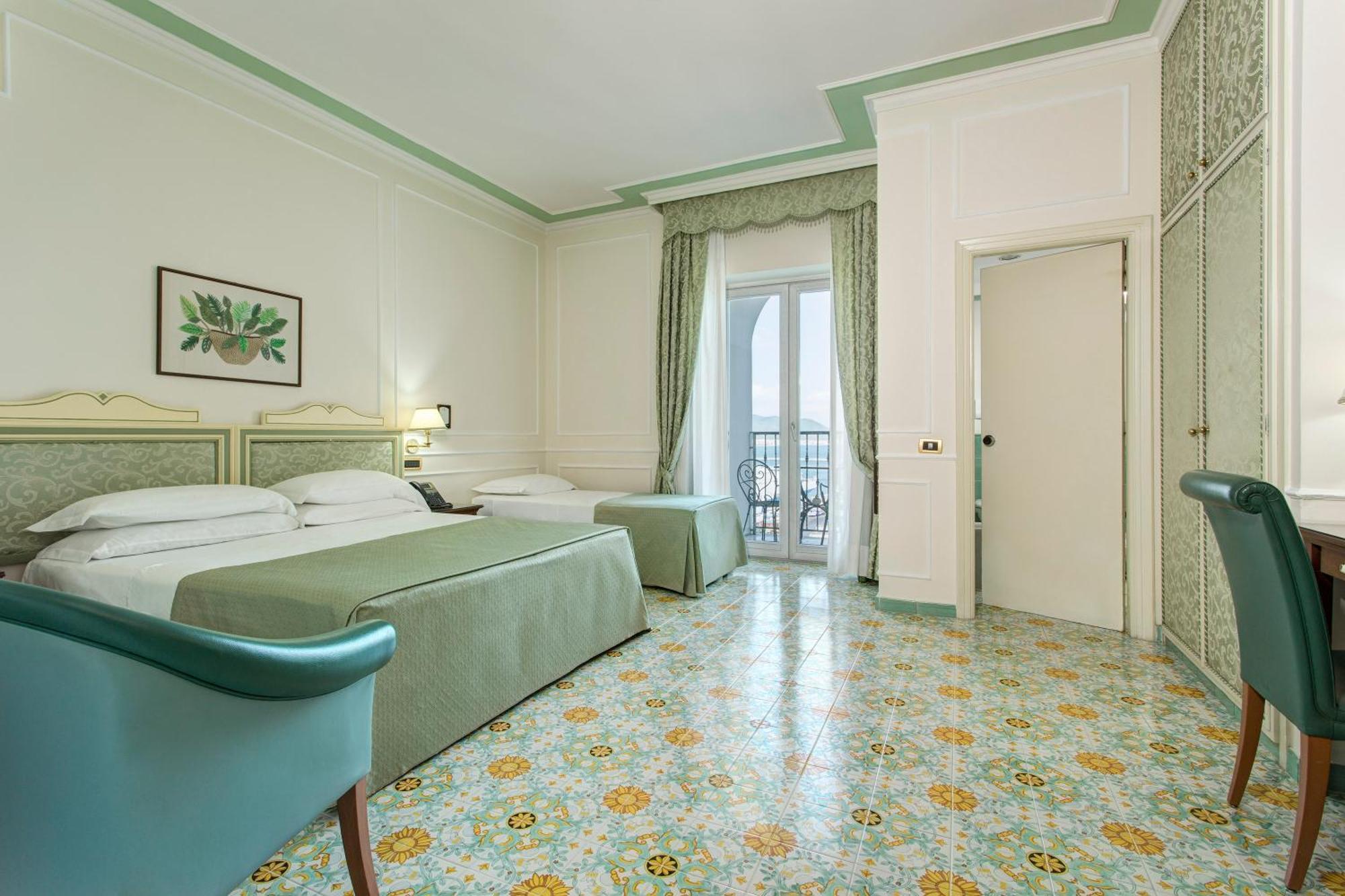 Triple Room Partial Sea View