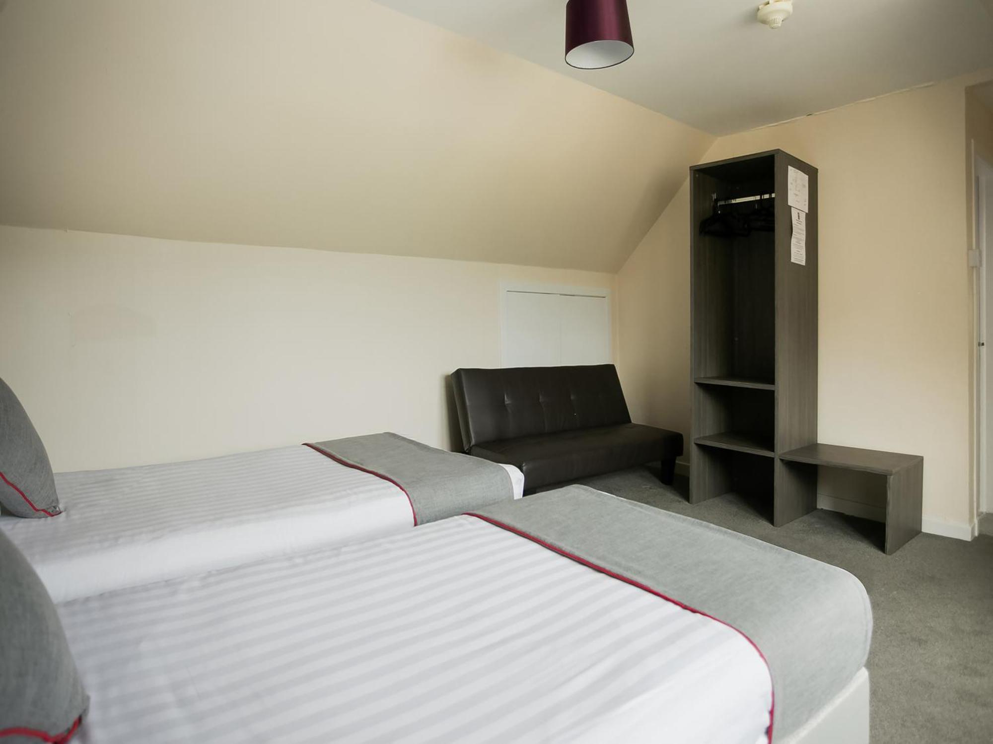 Standard Twin Room
