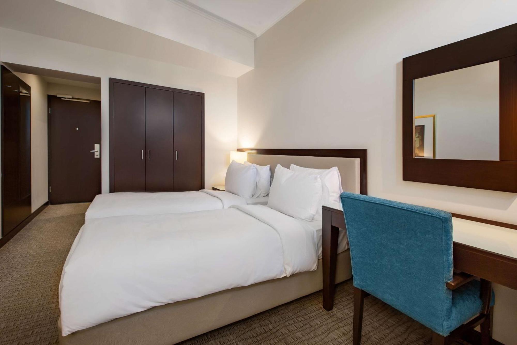 Junior Suite Balcony City View