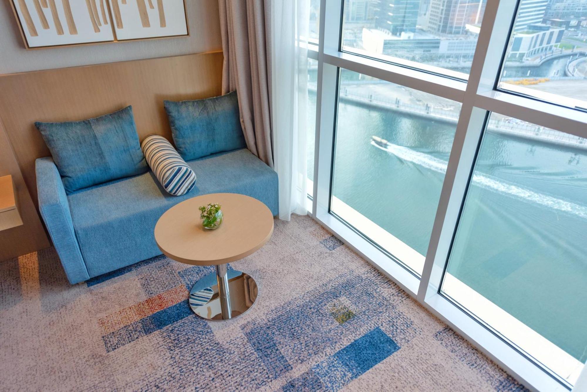 Camera Premium con Vista Canale di Dubai e Accesso Gratuito alla Spiaggia Privata dell'Hotel a Palm - Jumeirah