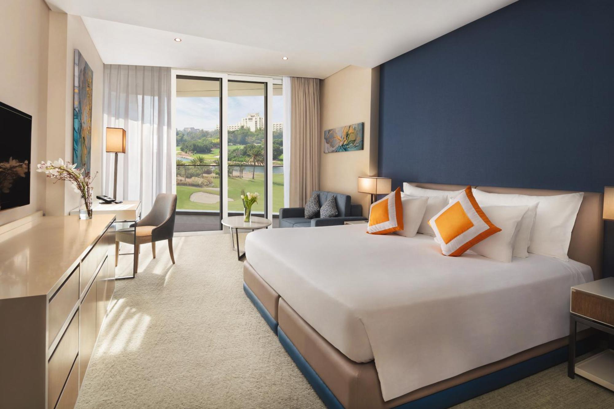 Zimmer mit Aussicht auf den Golfplatz des Resorts - Kingsize-Bett