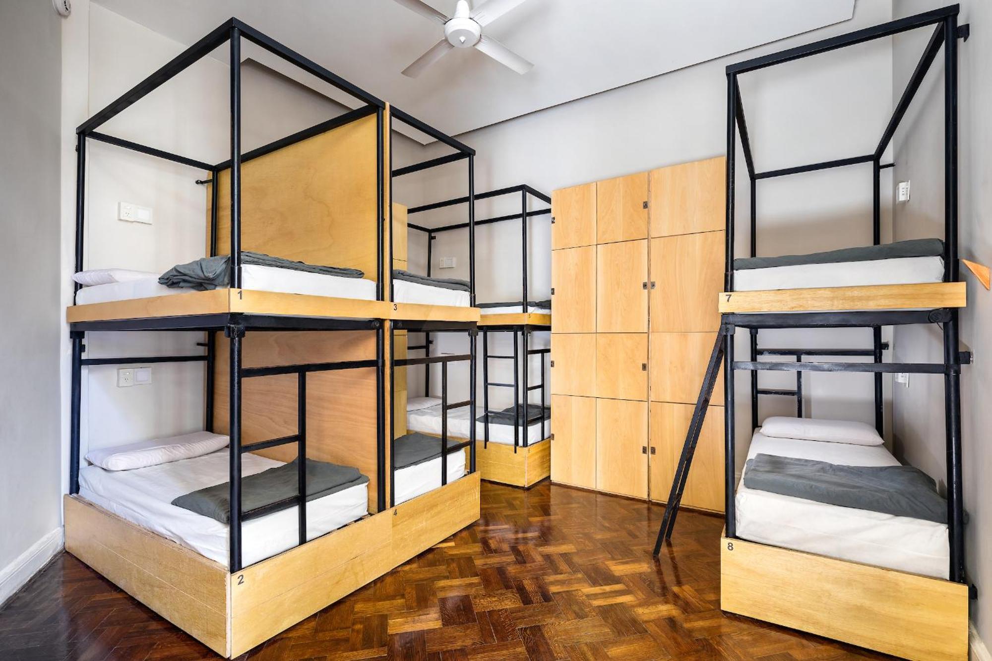 Single Bed Mixed Dormitory Room