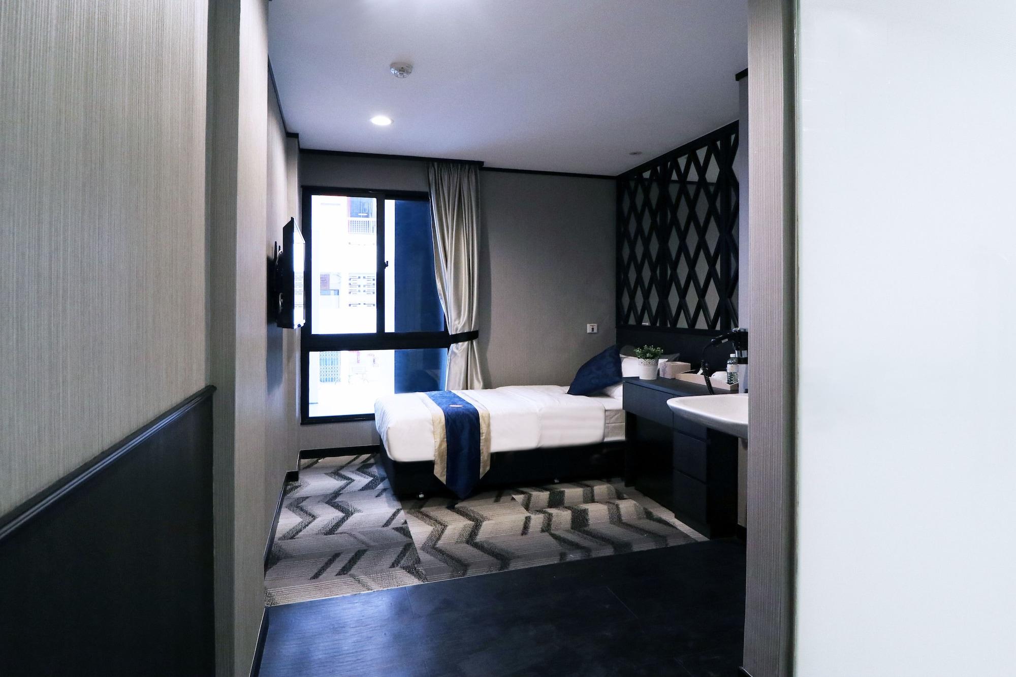 Single Room with Bathroom,1220844904:JPEG