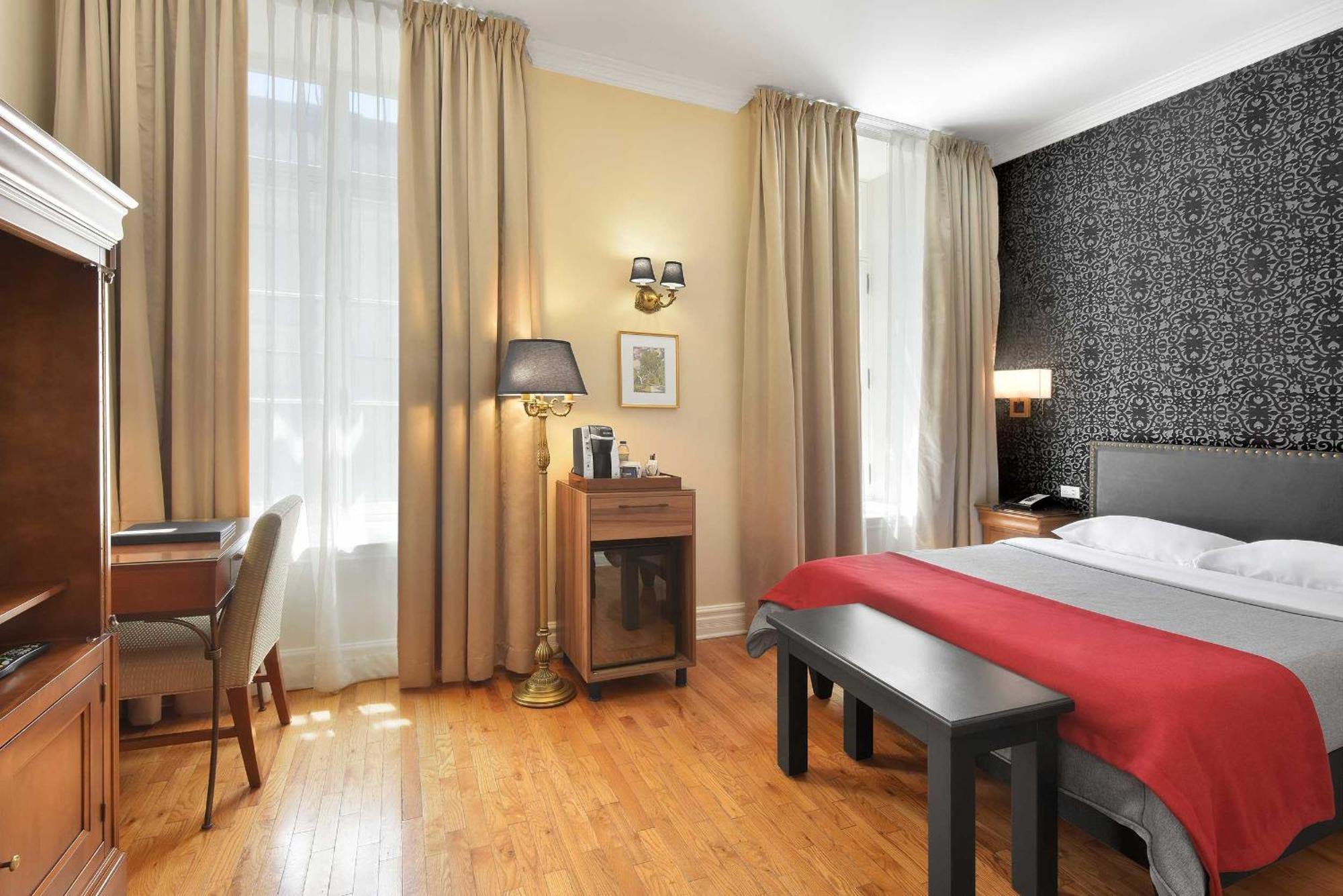 Standard Queen Room