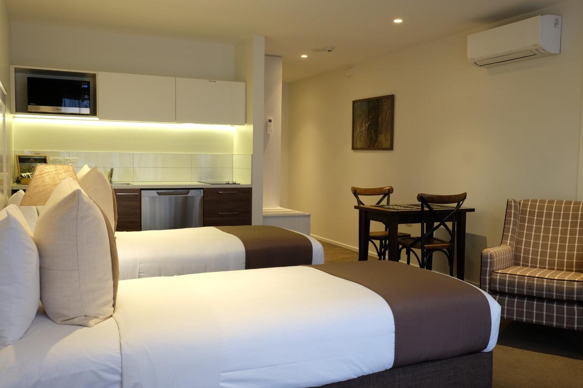 Superior Double Room Two Single Beds