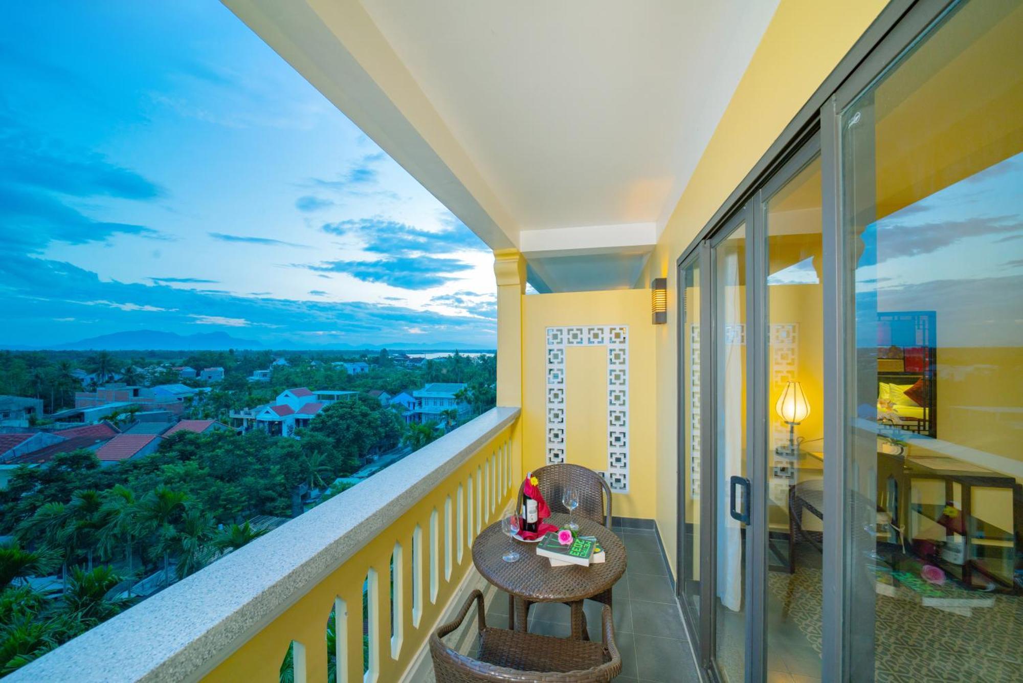 Grand Deluxe Room Large Balcony