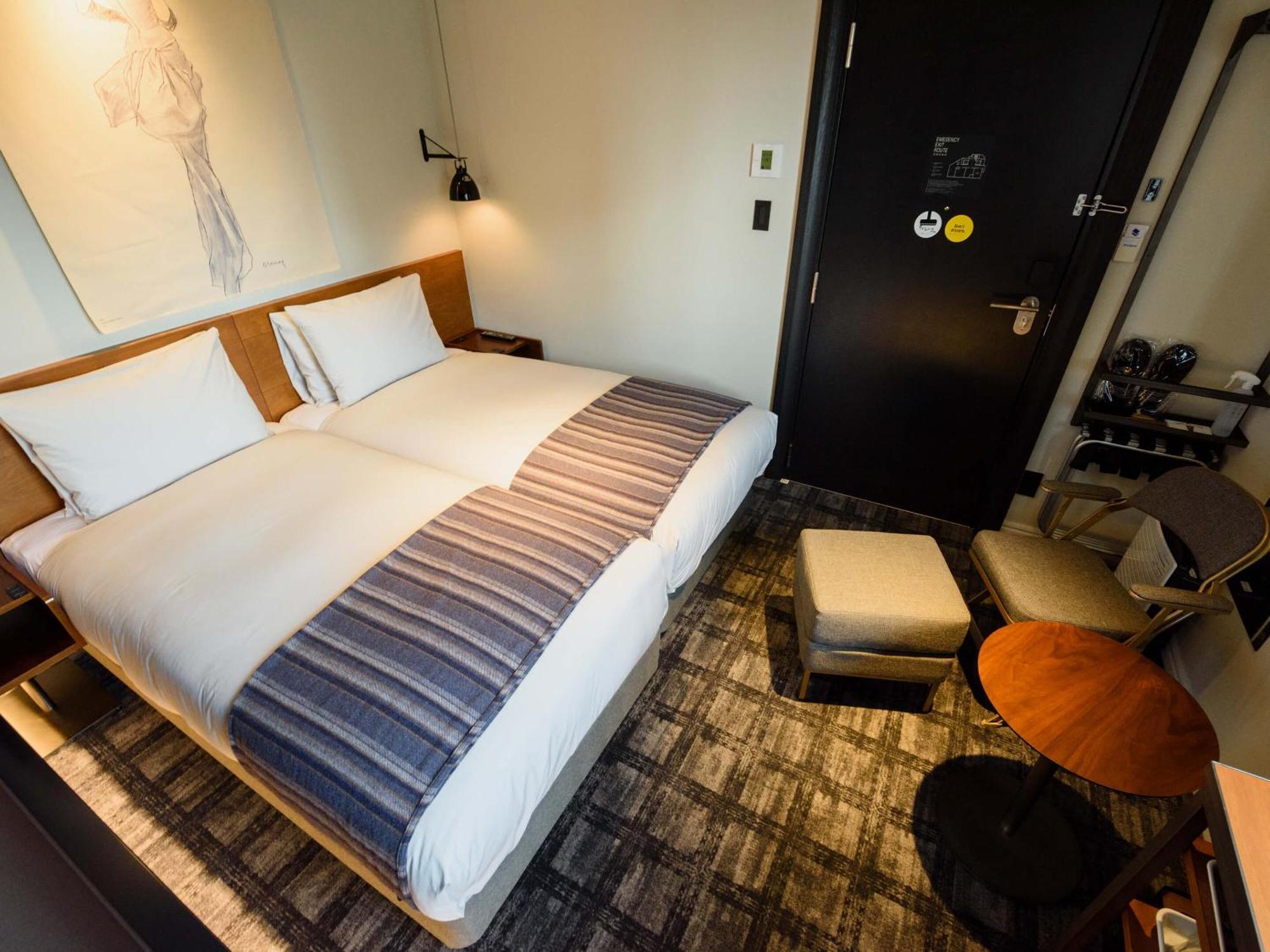 Hollywood Twin Room Non-Smoking