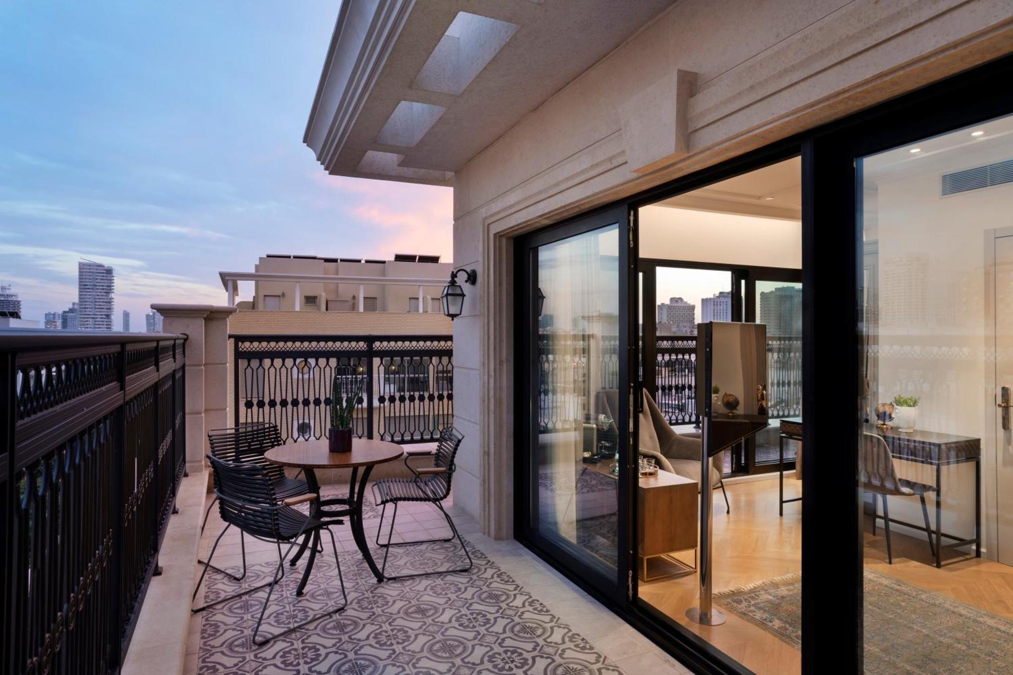 Studio Terrace