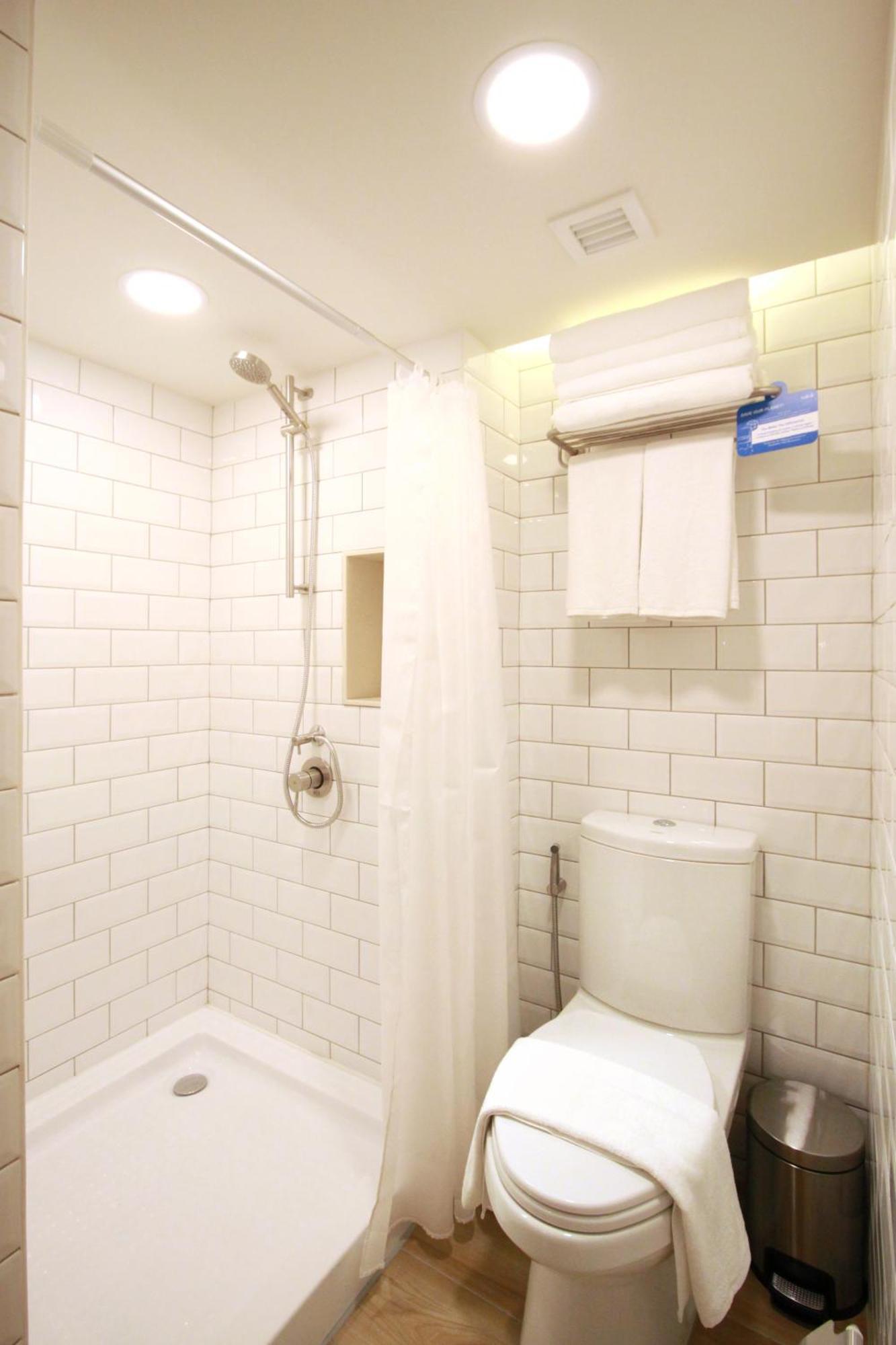 Quadruple King Room
