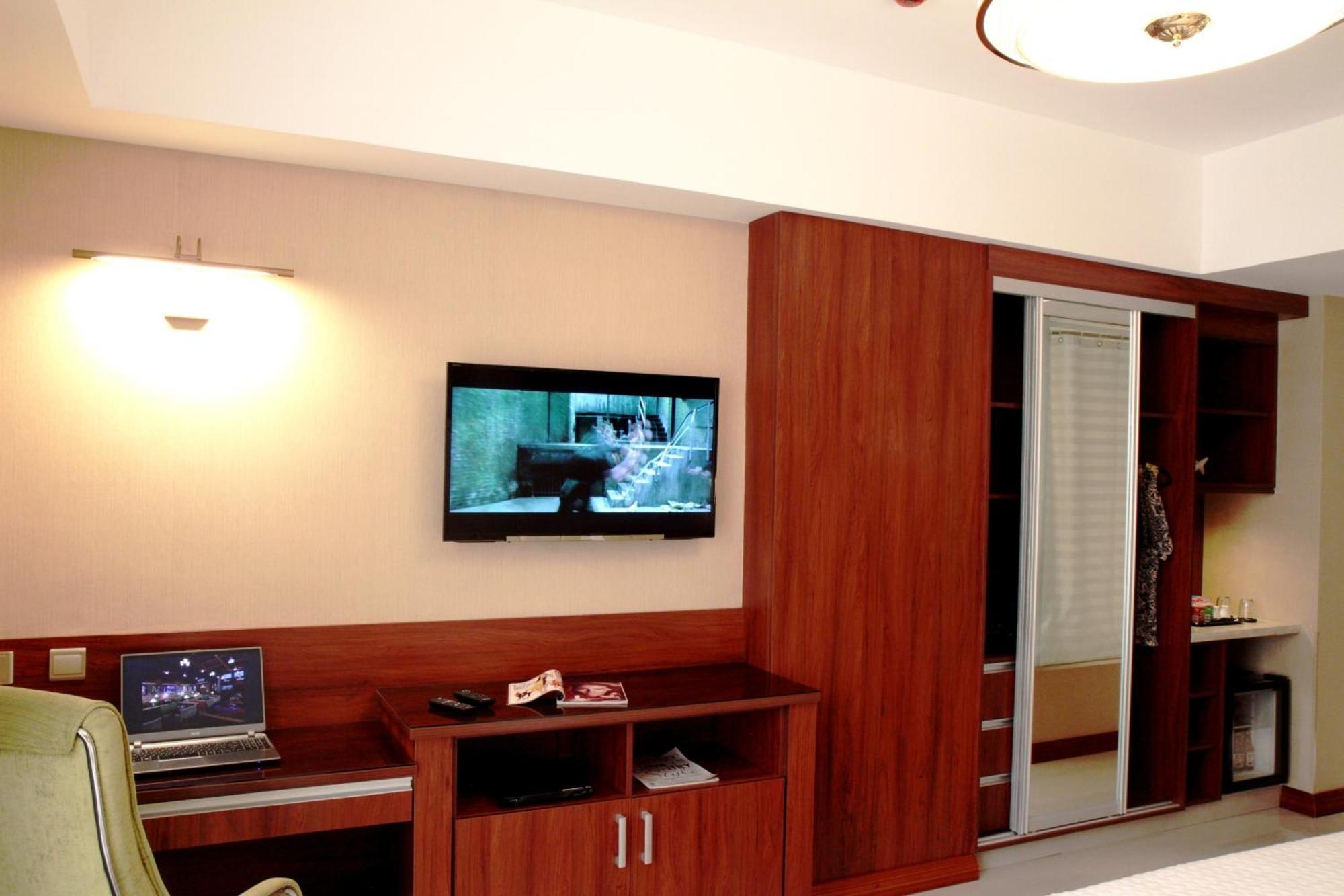 Executive Plus