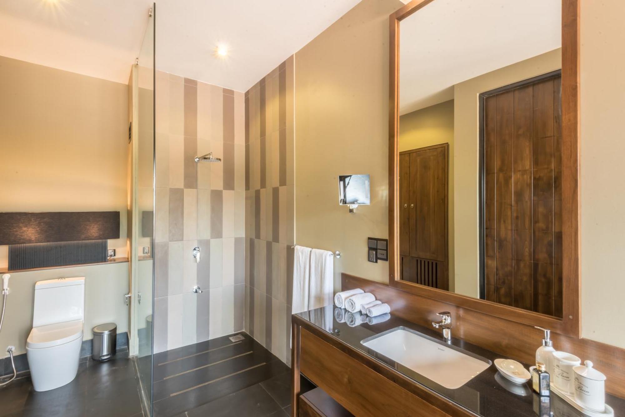Deluxe Double Room at Lu Lin restaurant & the Canopy Bar