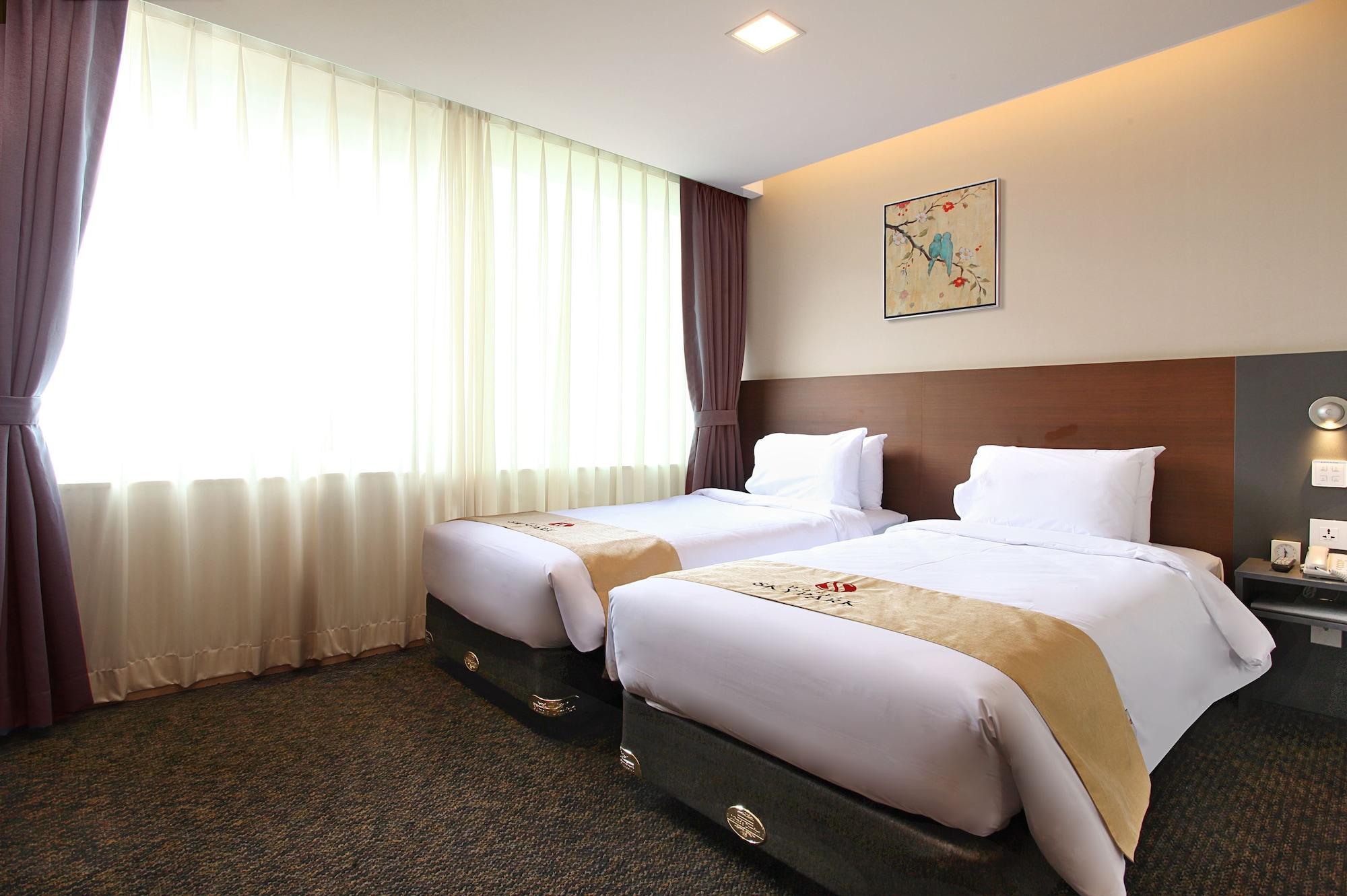 Standard Twin Room