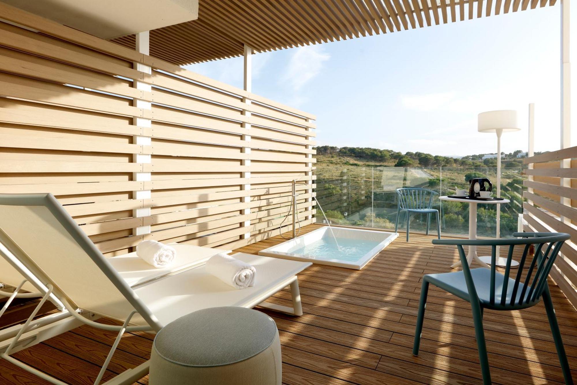 Deluxe Jacuzzi Terrace