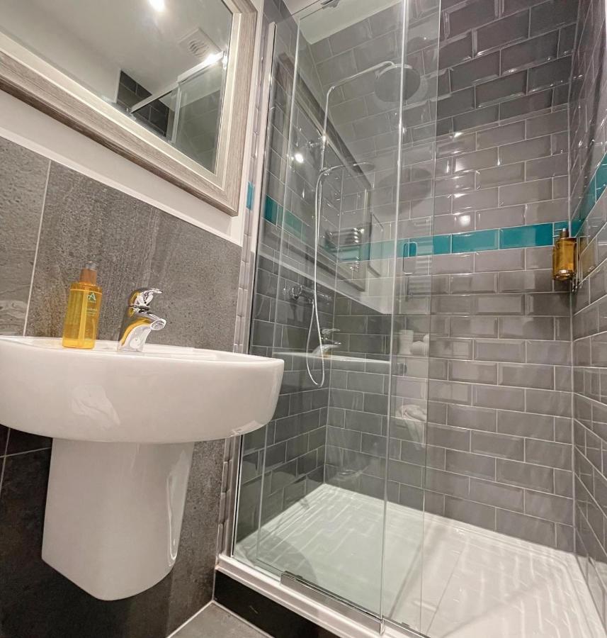 Single Room Shower