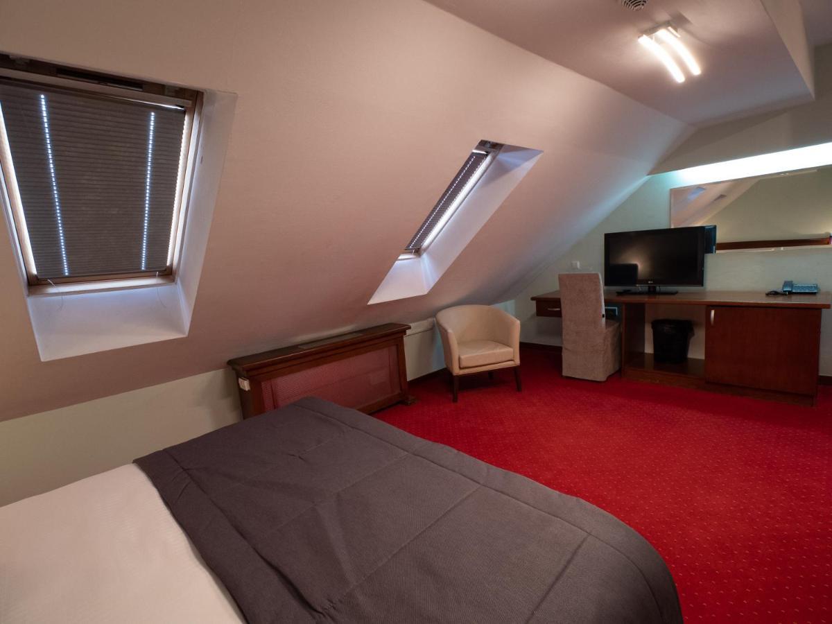 Standard Double Room,1586116567:JPEG