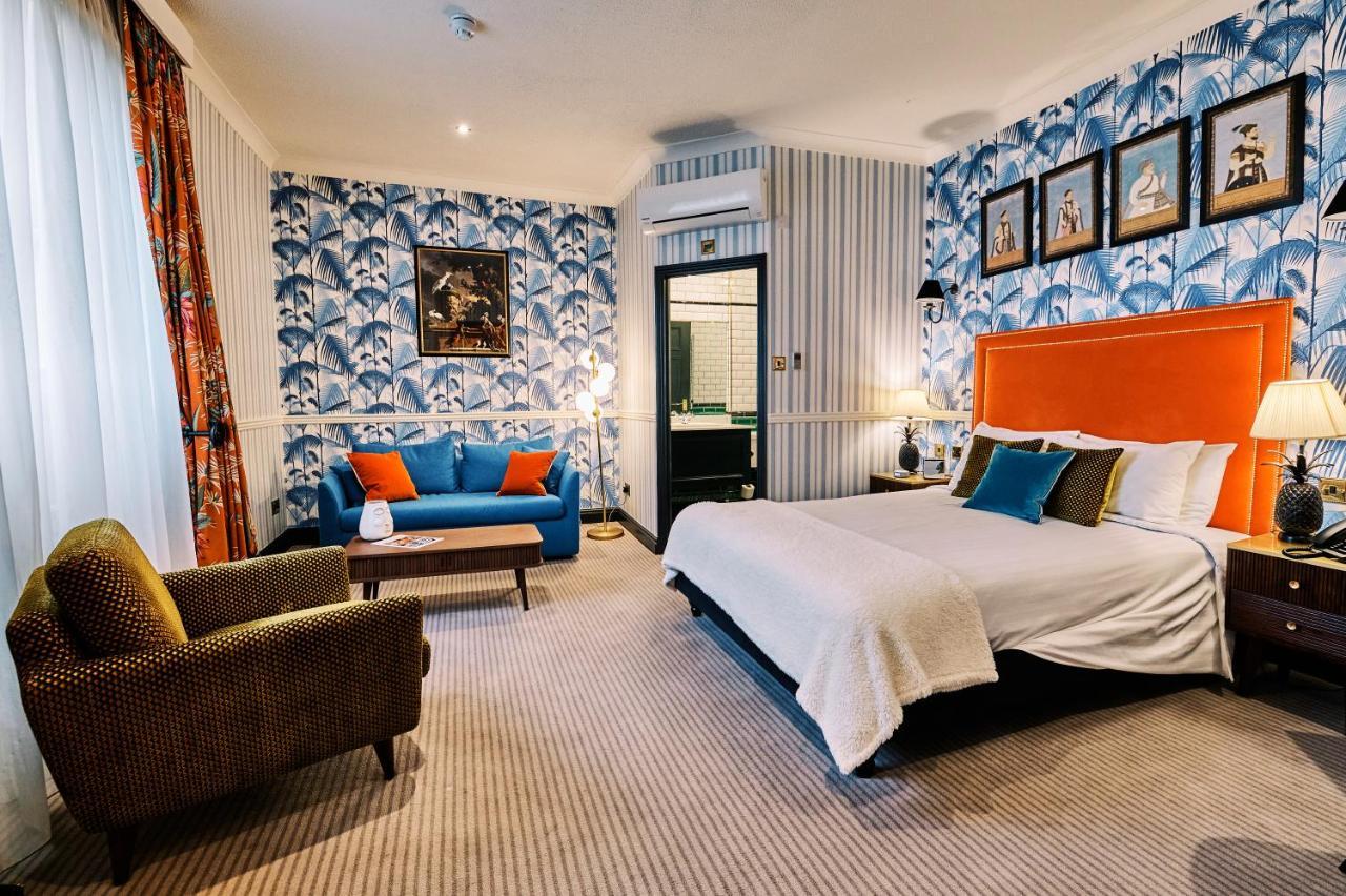 Deluxe Family Room