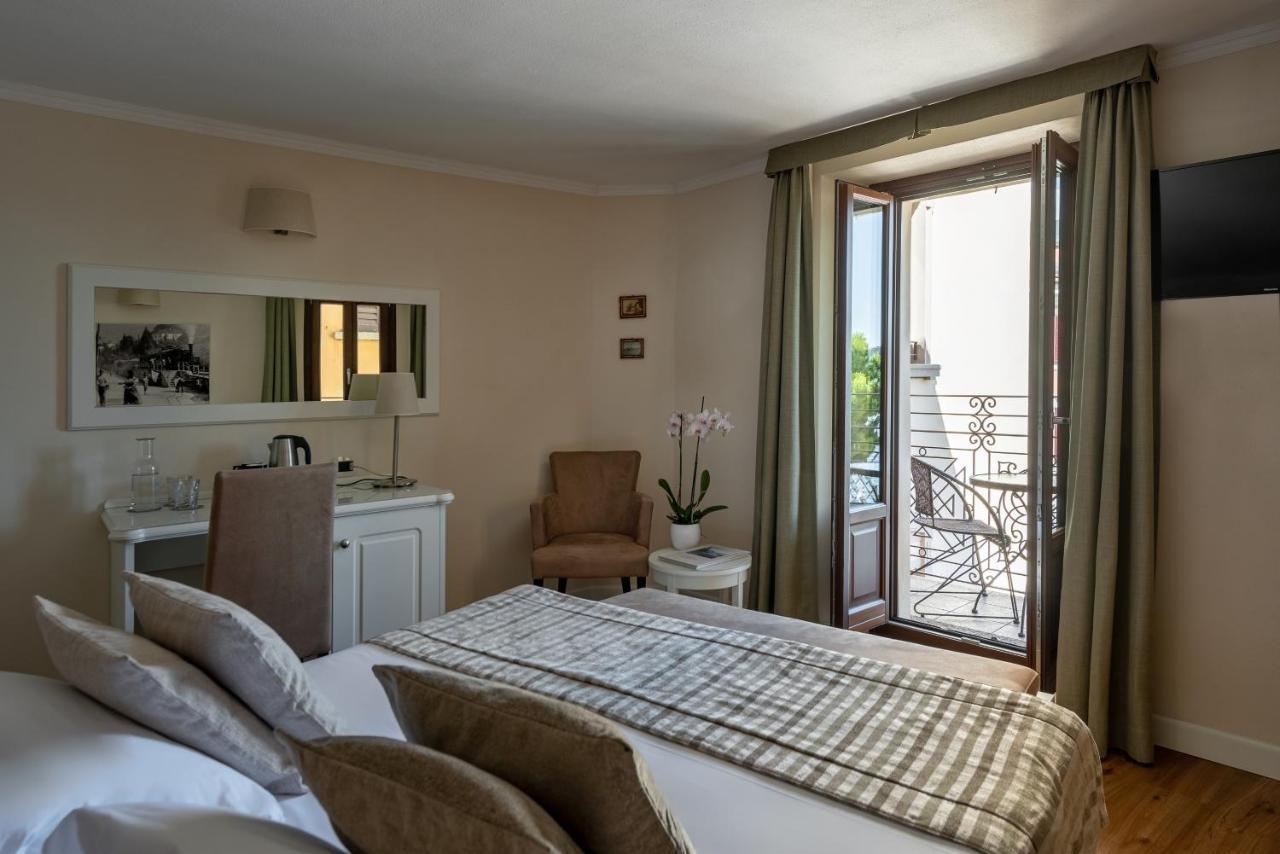 Double Room Balcony Lake View