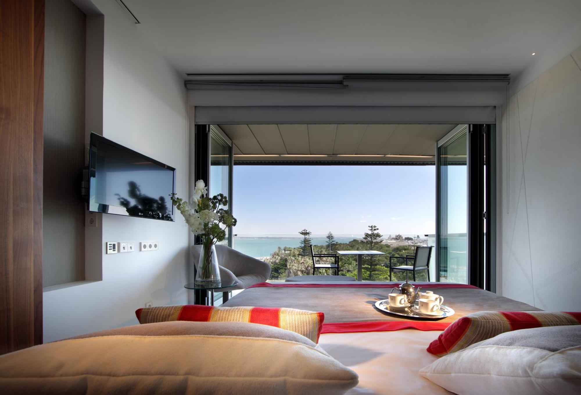 Double or Twin Room with Extra Bed (2 Adults + 1 Child),1431825166:JPEG
