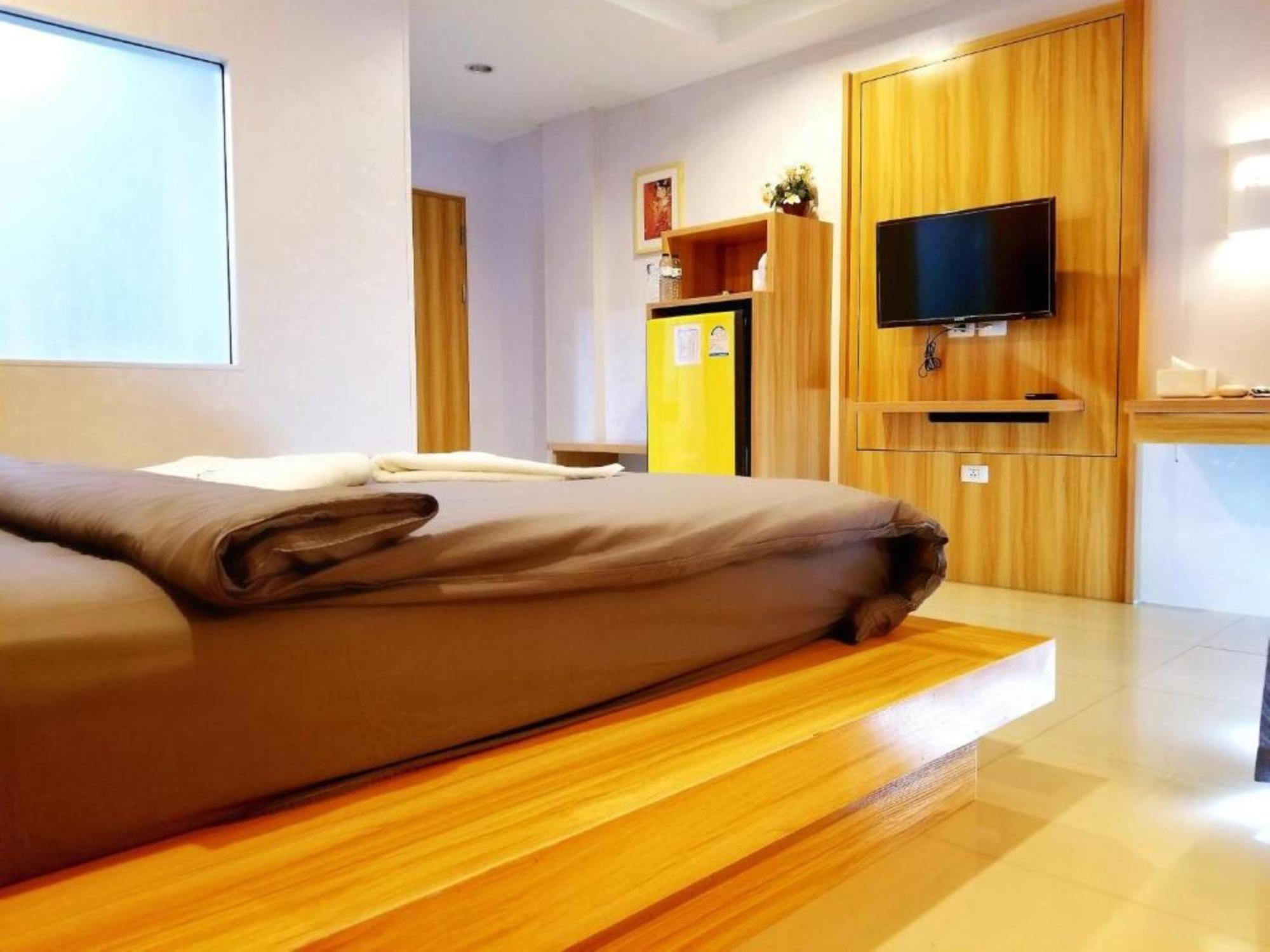 Deluxe Queen Room
