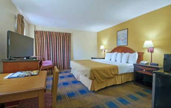 Chambre Lit King-Size - Accessible aux Personnes à Mobilité Réduite