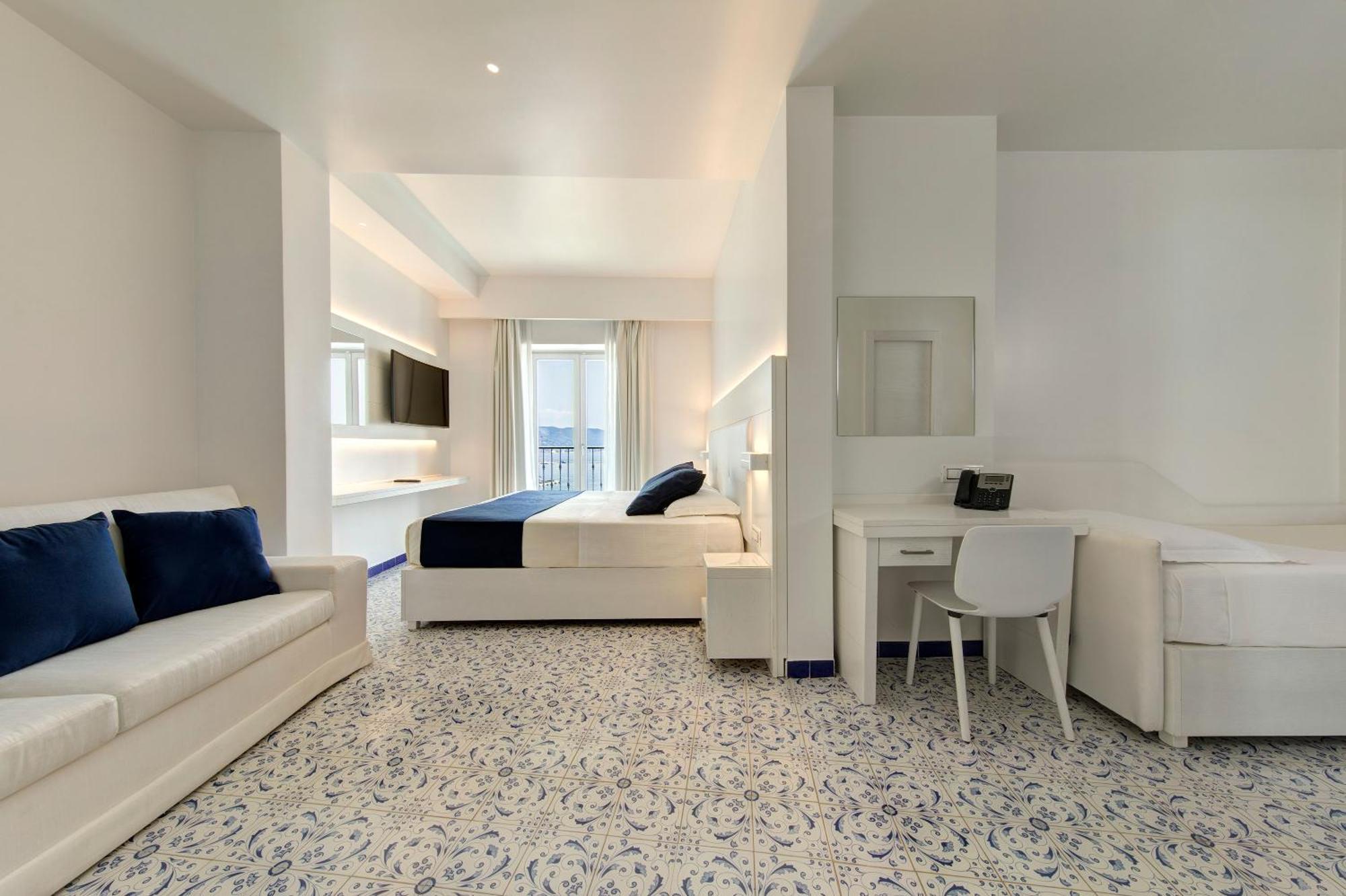 Superior Family Room Partial Sea View