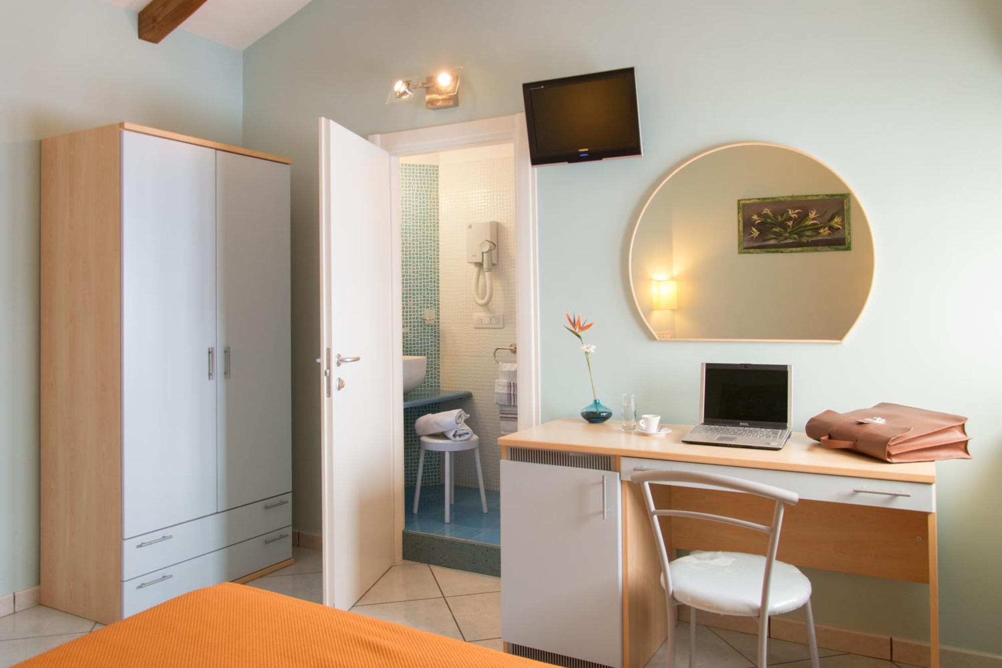 Standard Double Room,1227545228:JPEG