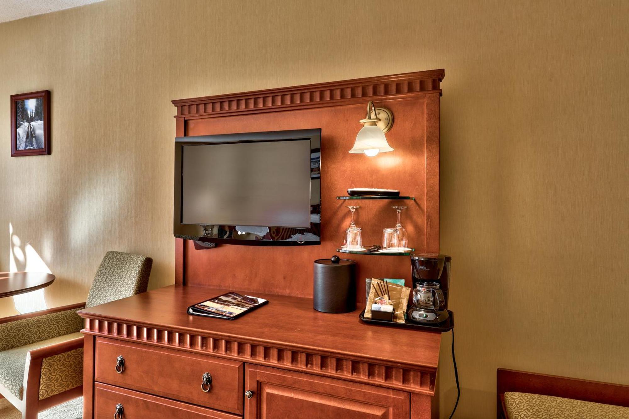 Standard Queen Room Two Queen Beds
