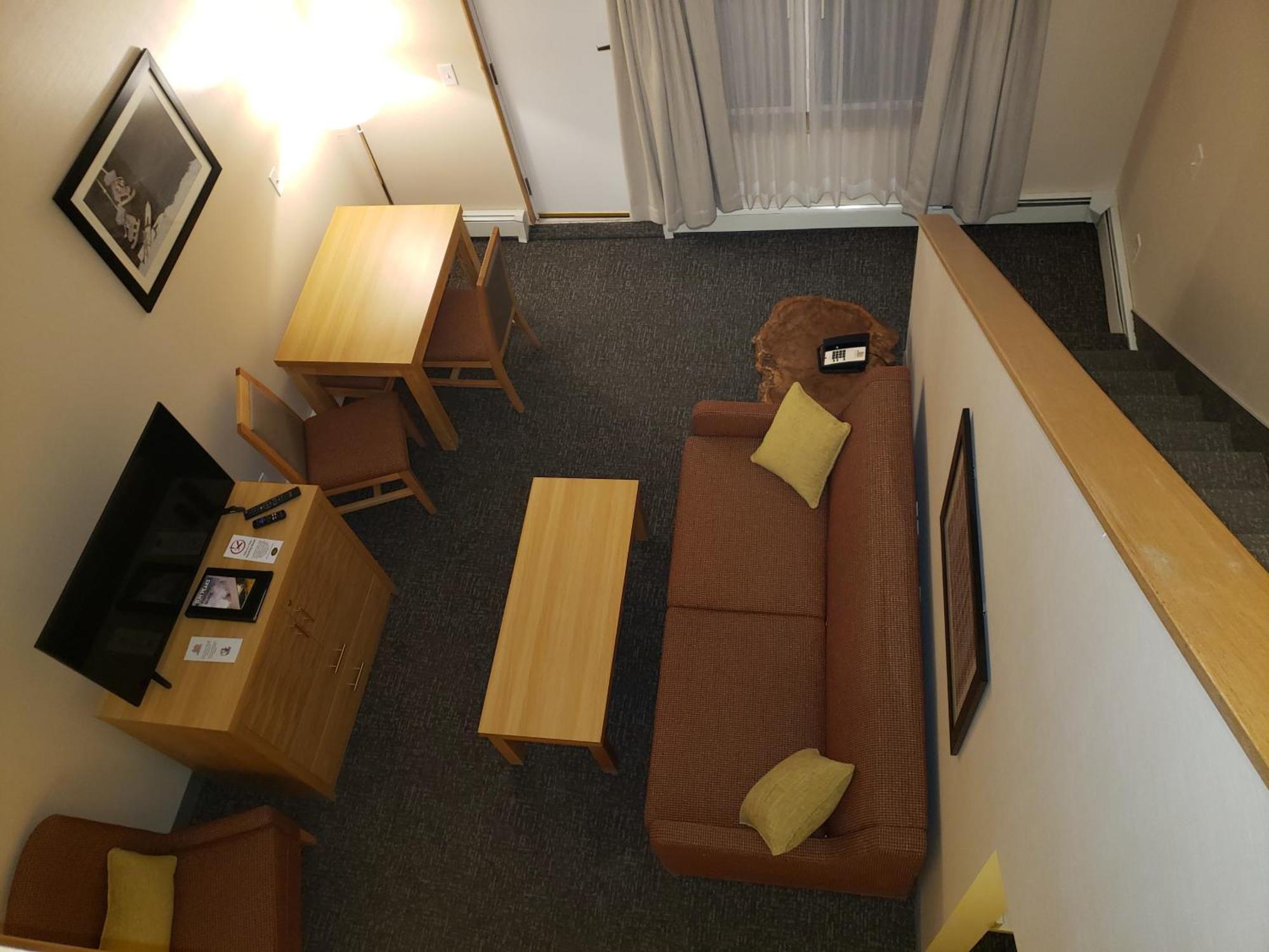 Deluxe Queen Studio