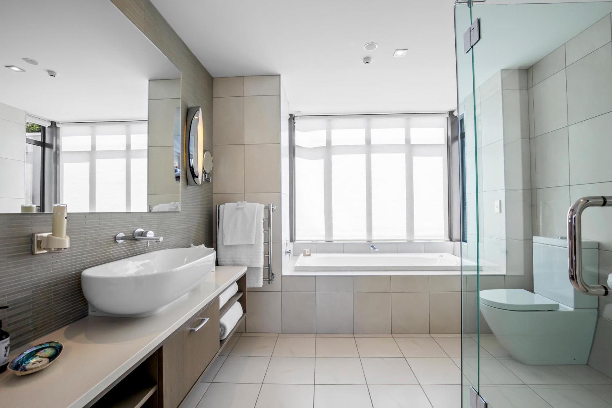 Executive King Room Lake View