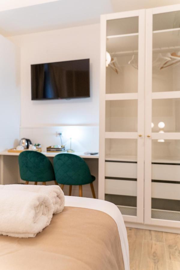 Double Room Private Bathroom
