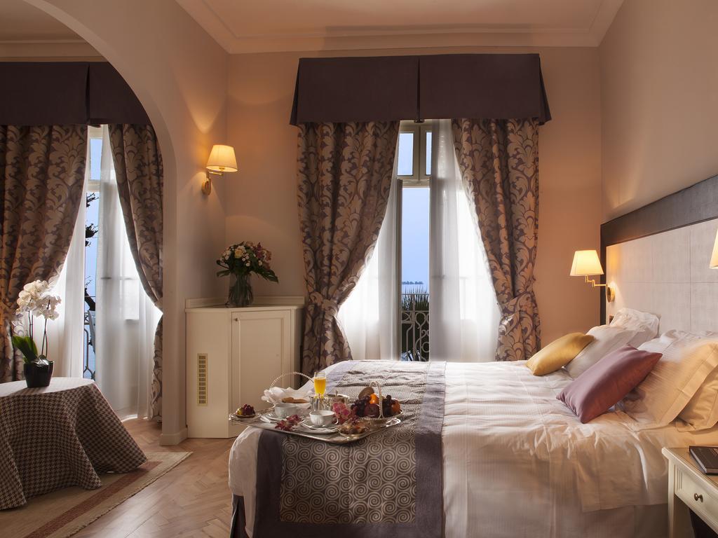 Junior Suite met Balkon en Uitzicht op het Meer (2 Volwassenen)