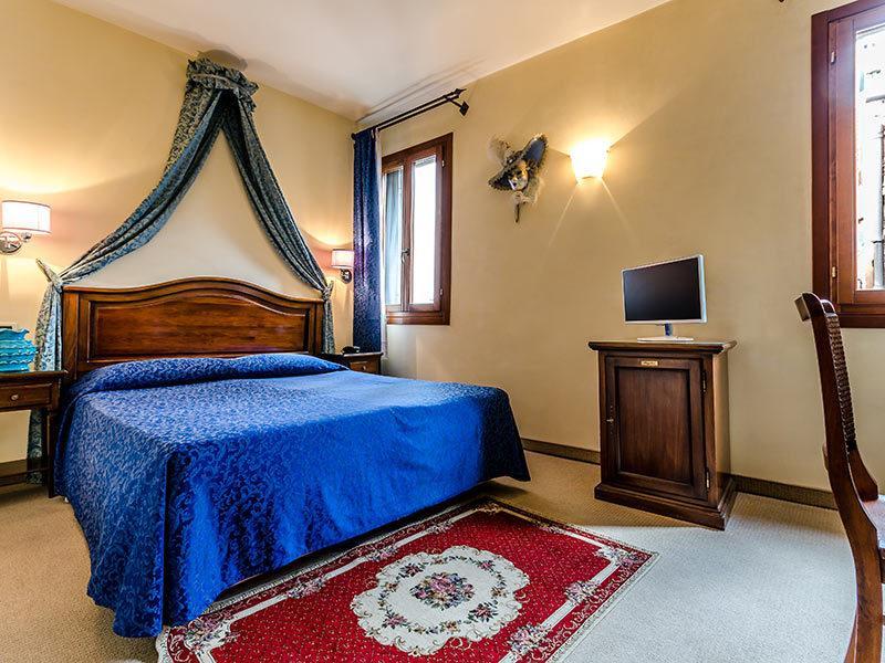Superior Double Room Canal View