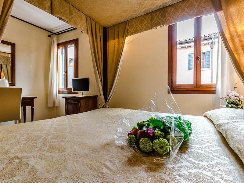 Superior Double Room Canal View