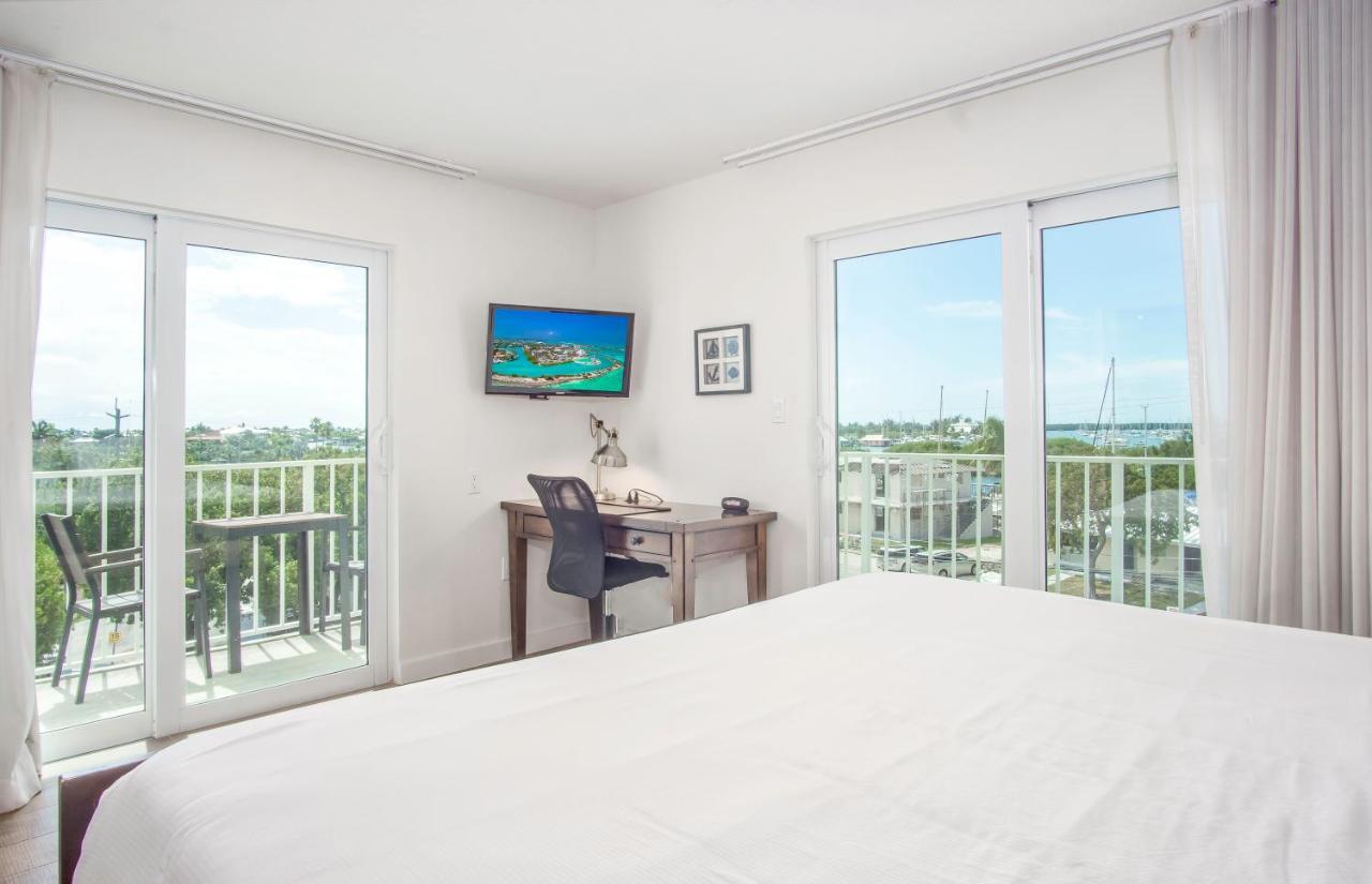 Bay View One Bedroom King Suite Balcony
