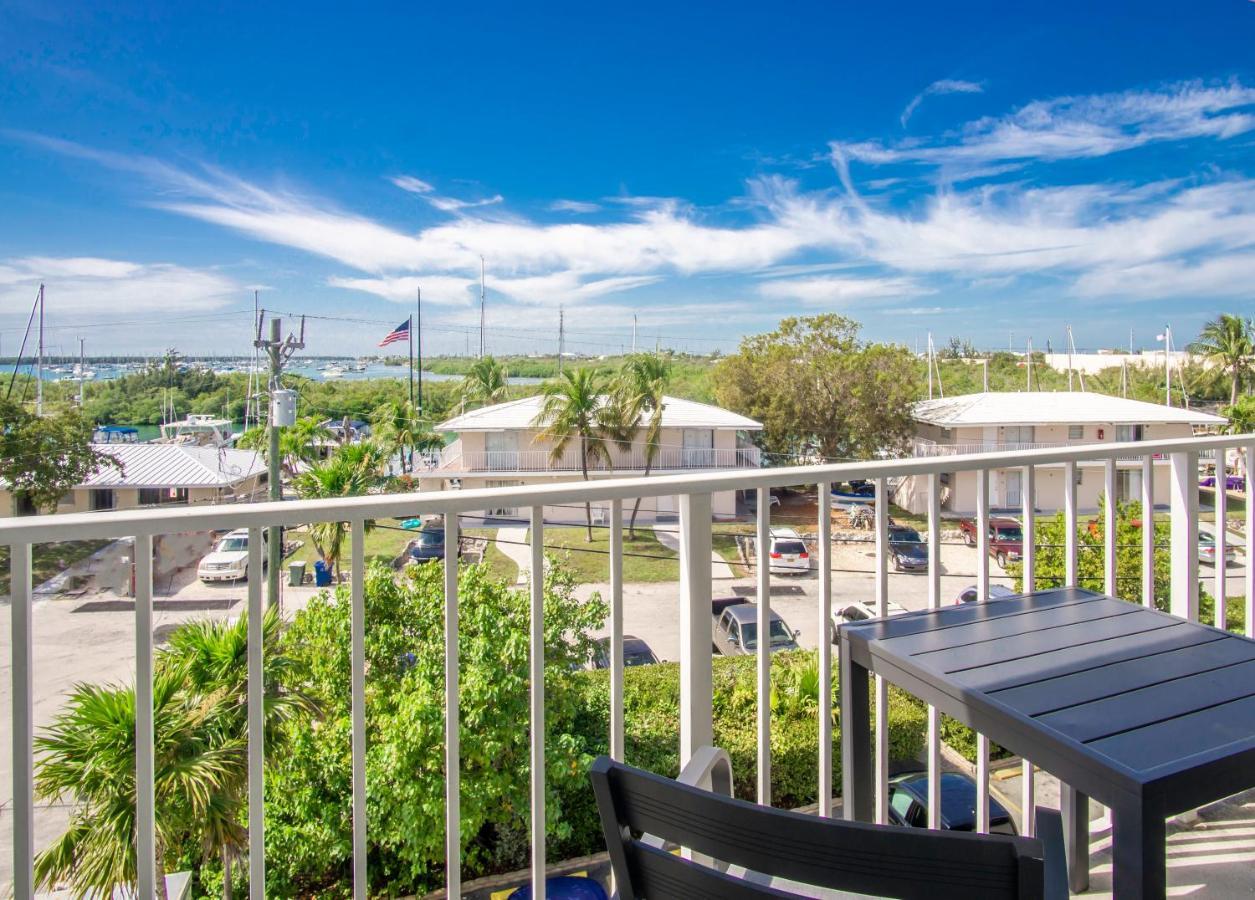Bay View One Bedroom King Suite Balcony